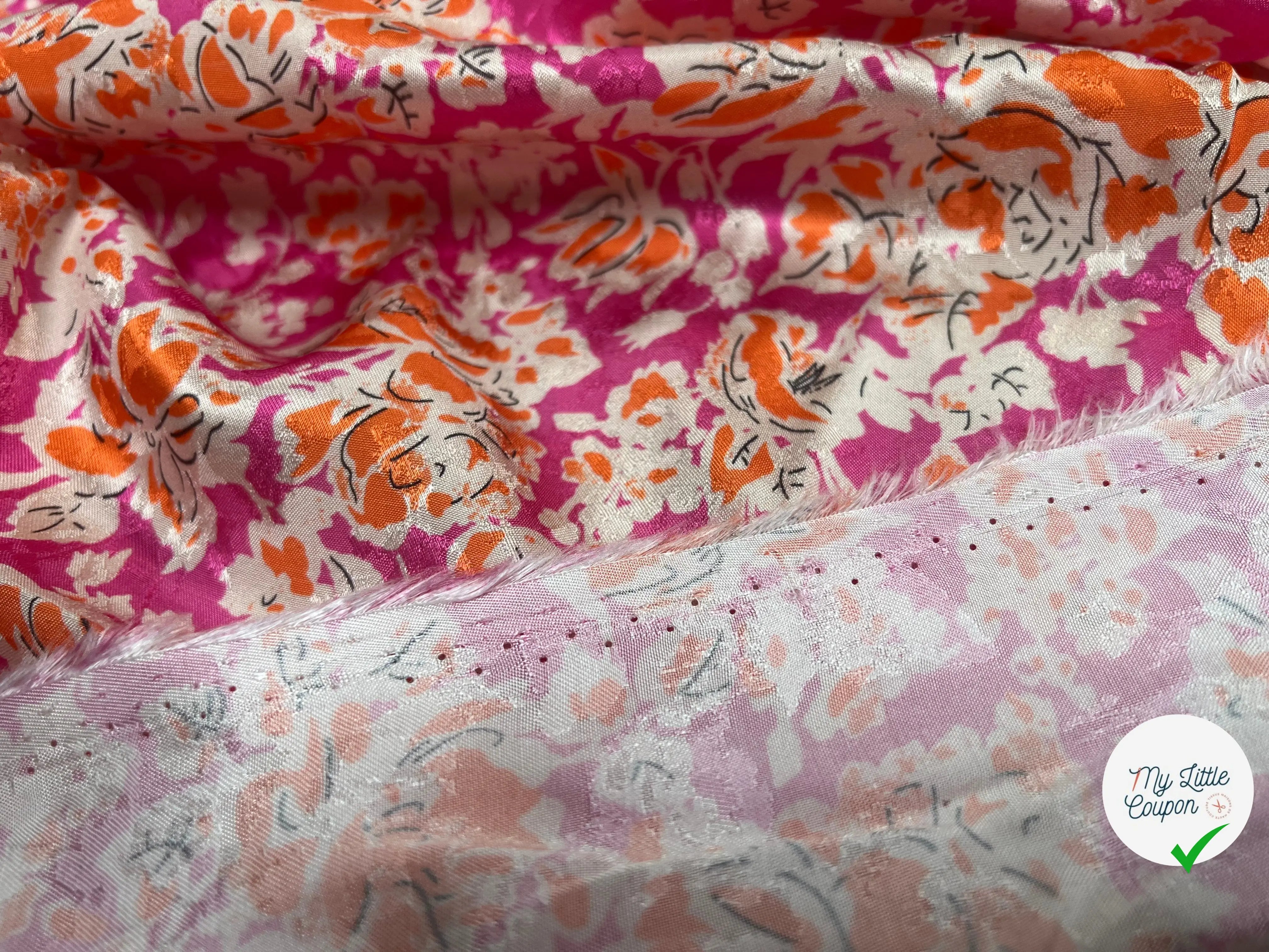 VISCOSE PARADIS DE FLEURS ROSÉES- coupon de tissu de 1 mètre - My Little Coupon - tissu - coudre
