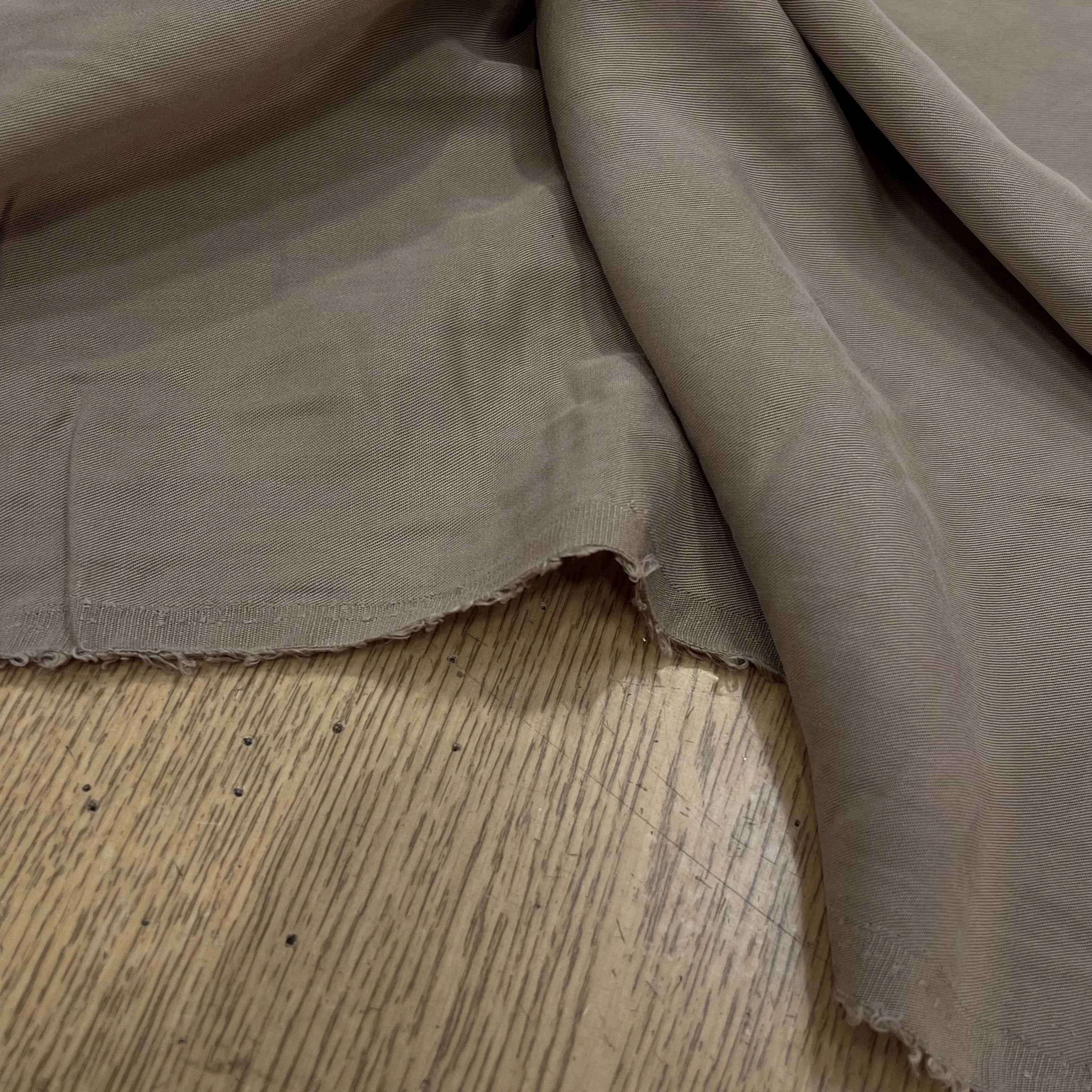 VISCOSE PEAU DE PECHE FLUIDE BEIGE FONCÉ - My Little Coupon