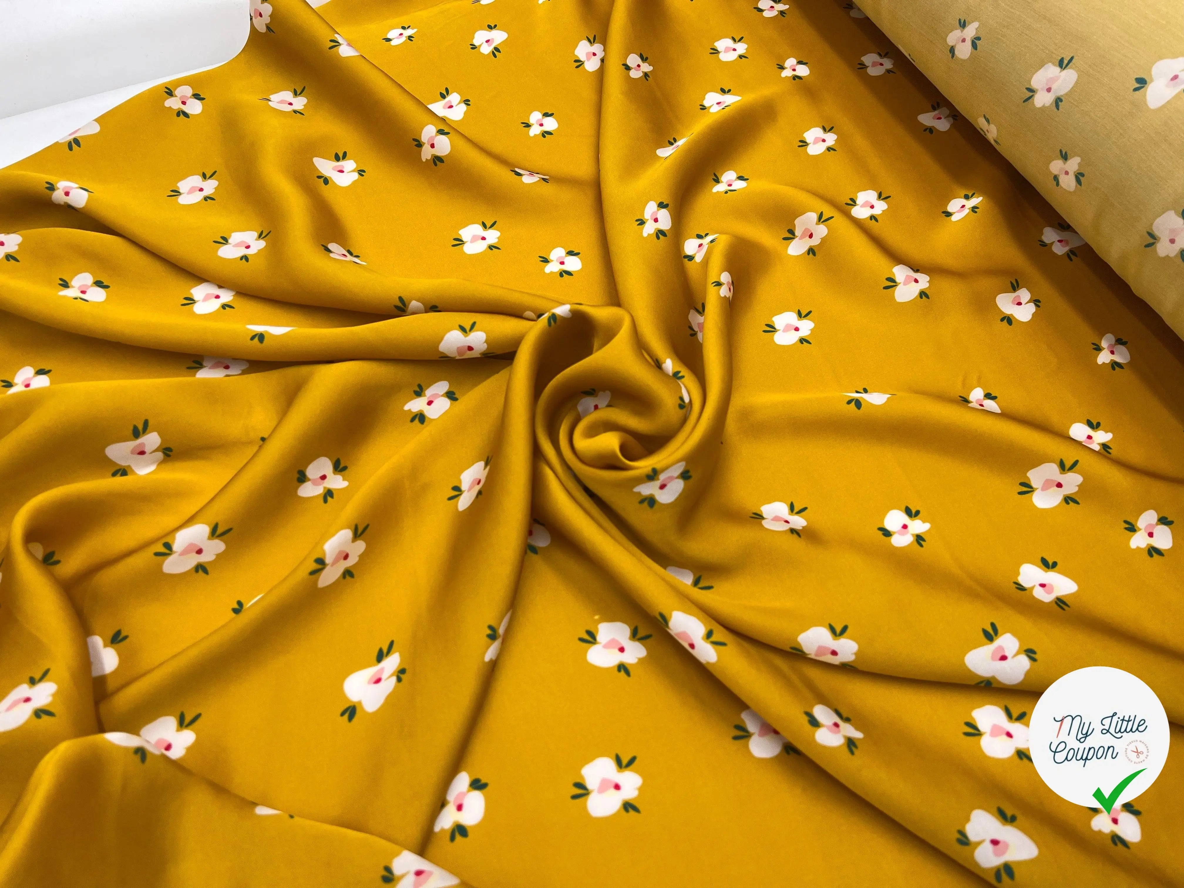 VISCOSE SATINÉE IMPRIMÉ PETITES FLEURS FOND BOUTON D'OR - My Little Coupon - tissu - coudre