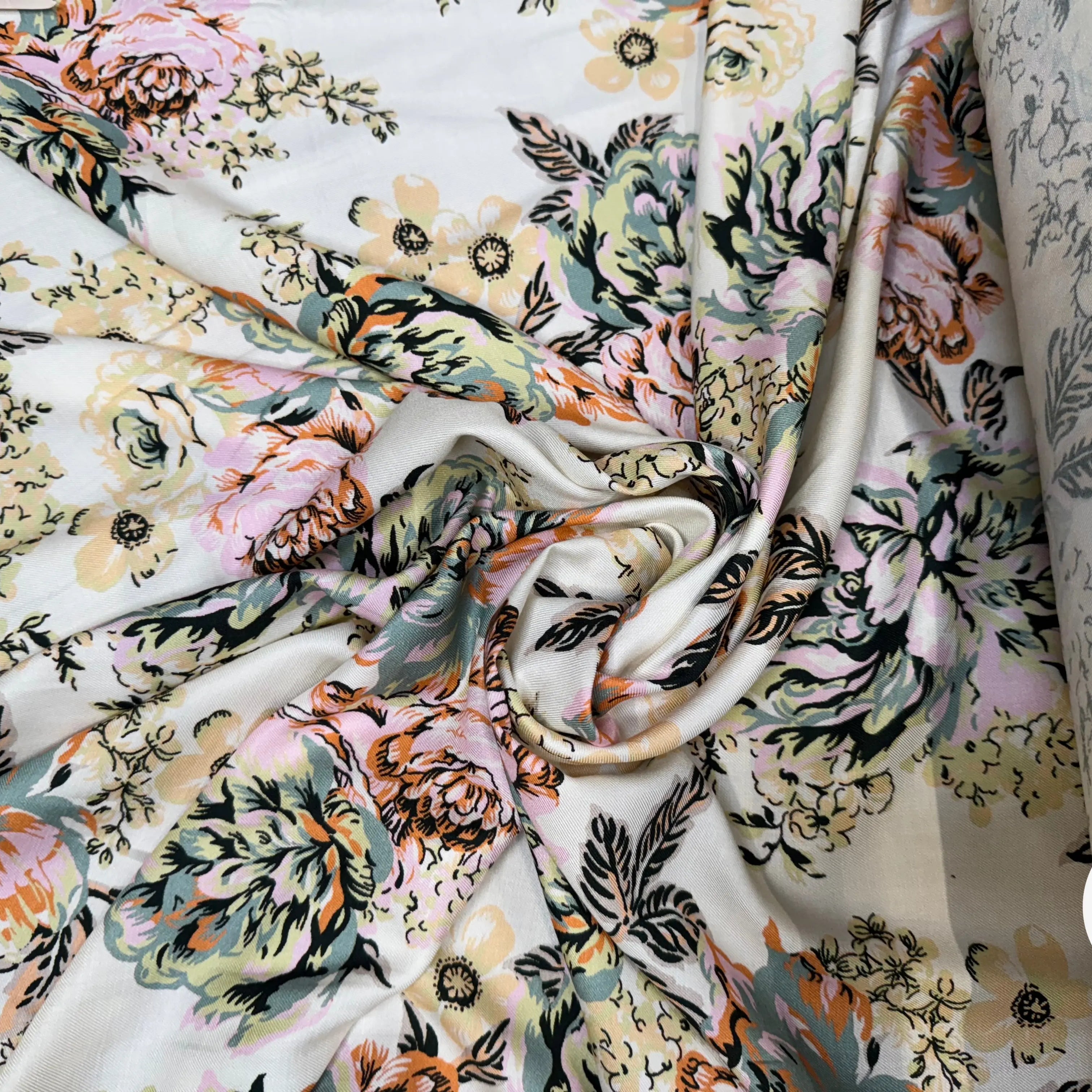 VISCOSE SERGÉE IMPRIMÉE PRINTEMPS LÉGÈREMENT SATINÉ - My Little Coupon