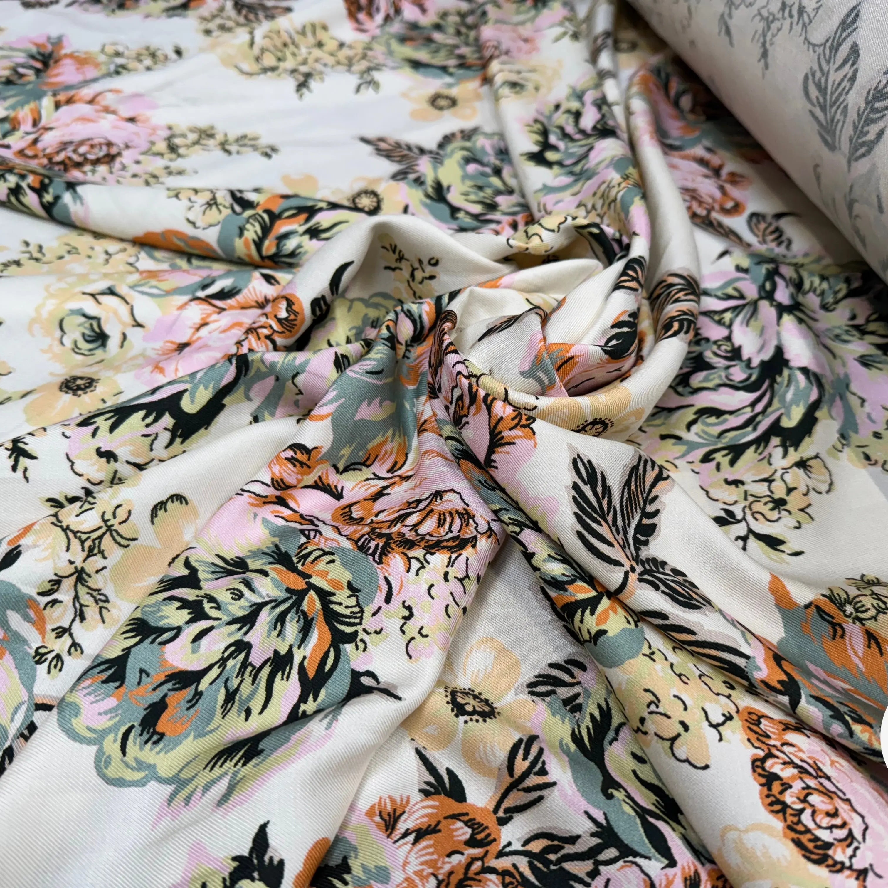 VISCOSE SERGÉE IMPRIMÉE PRINTEMPS LÉGÈREMENT SATINÉ - My Little Coupon