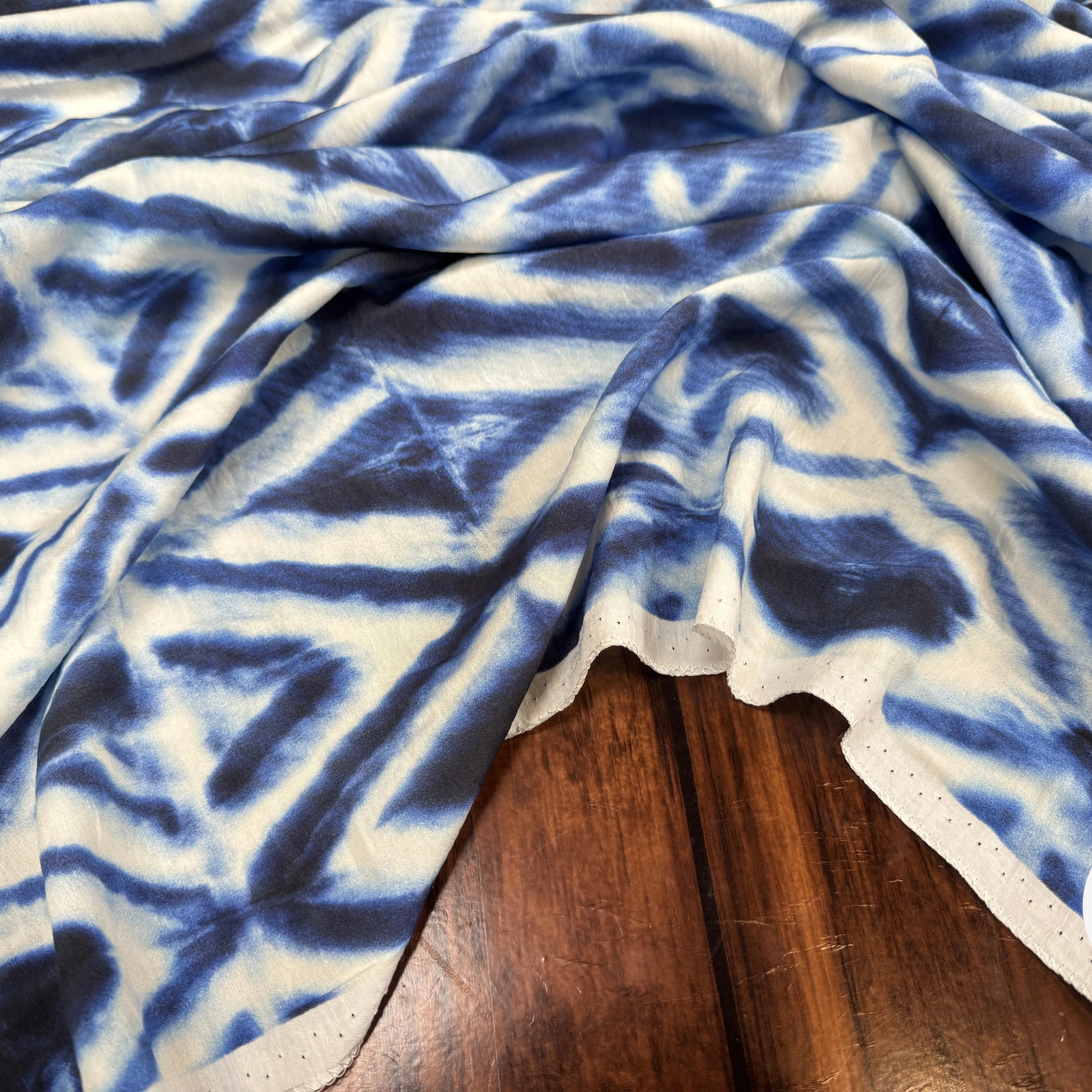 VISCOSE TOUCHE PEAU DE PECHE BLEU - My Little Coupon