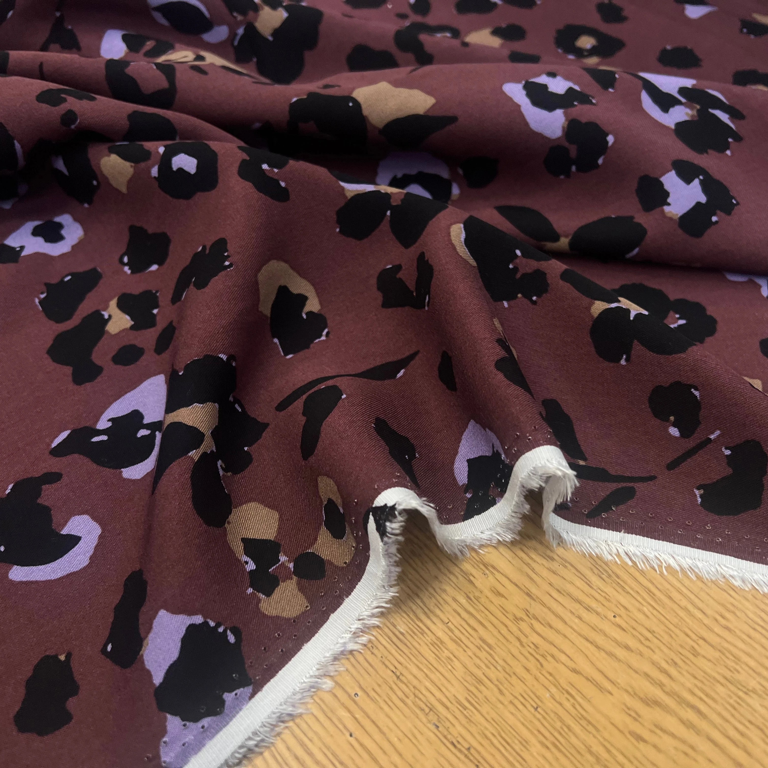 VISCOSE TWILL PRINT LEOPARD LILAC - BLACK - My Little Coupon