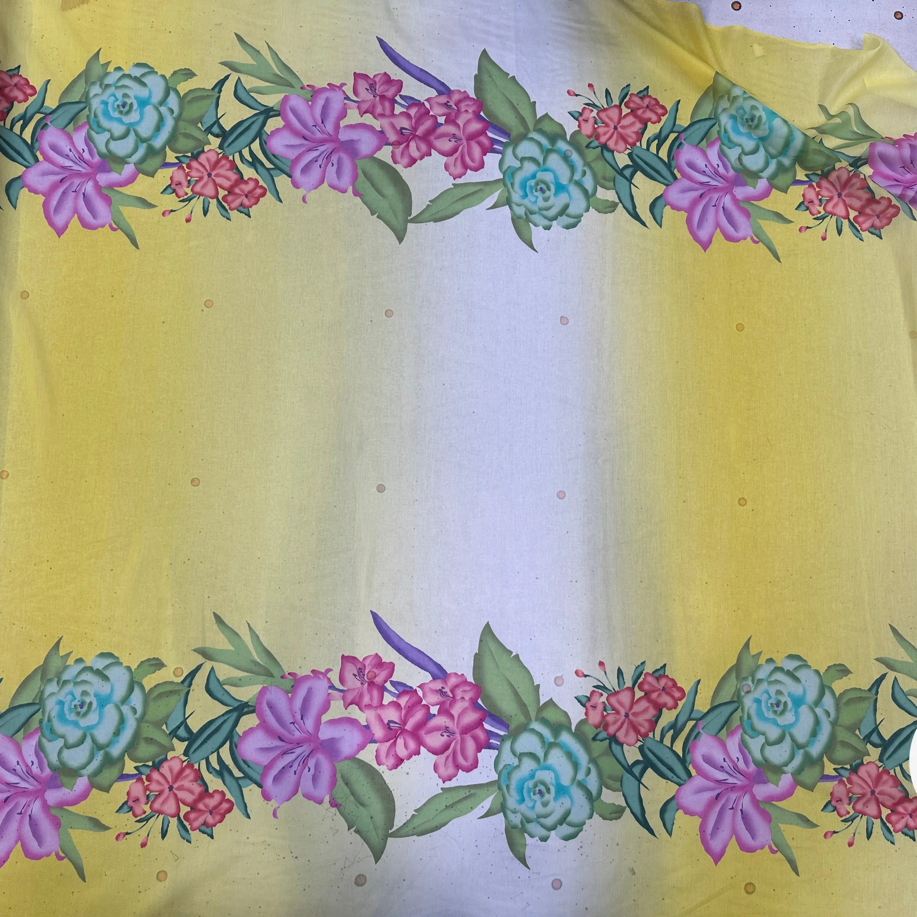 VOILAGE DE COTON SOIE BOUQUET DE FLEURS FOND JAUNE MLC INTERN