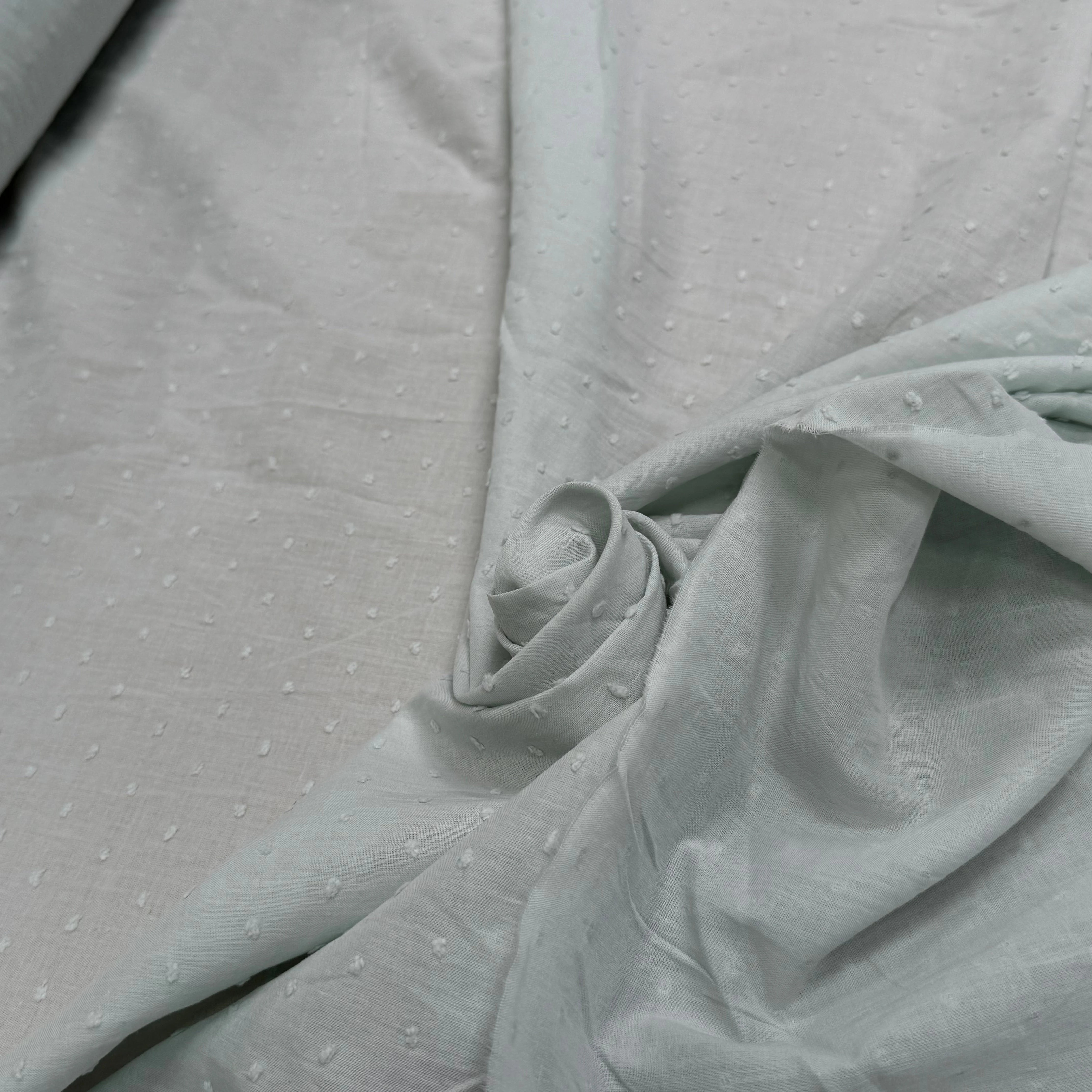 VOILE COTON PLUMETIS BLEU CIEL - My Little Coupon