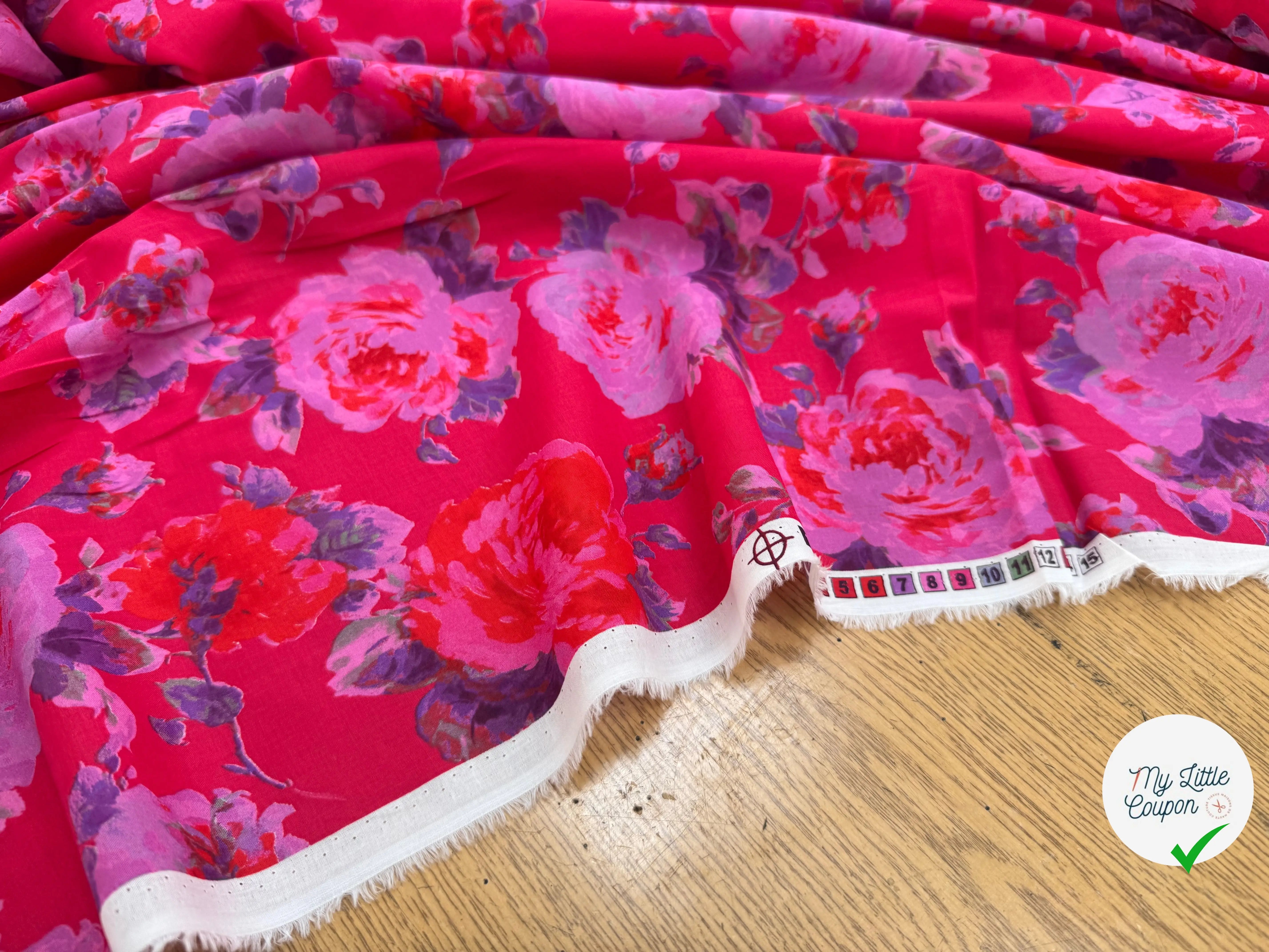 VOILE COTON ROUGE AVEC FLEURS VIOLET - My Little Coupon
