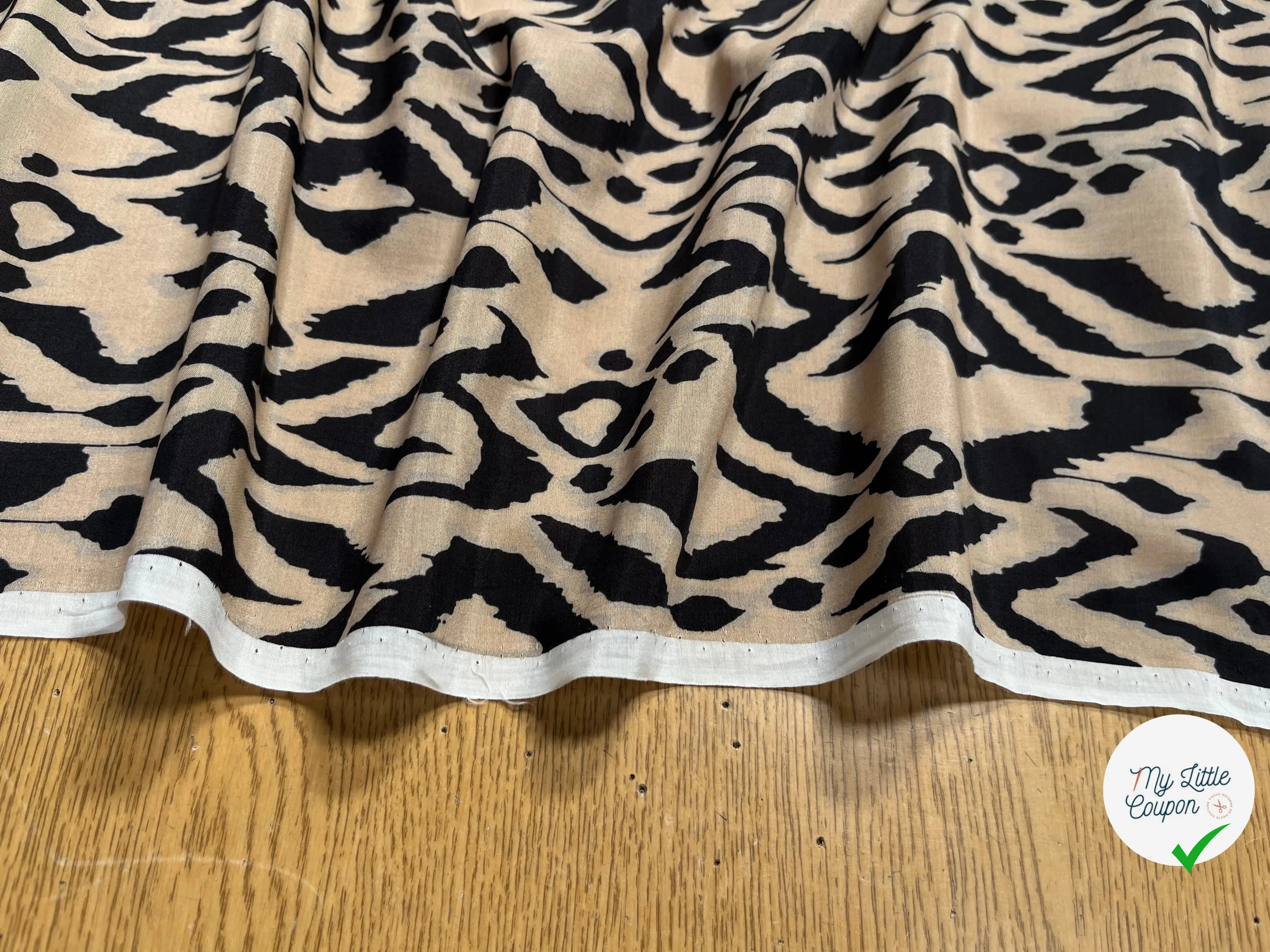 VOILE COTON SOIE FOND BEIGE MOTIF VAGUE SAFARI - My Little Coupon