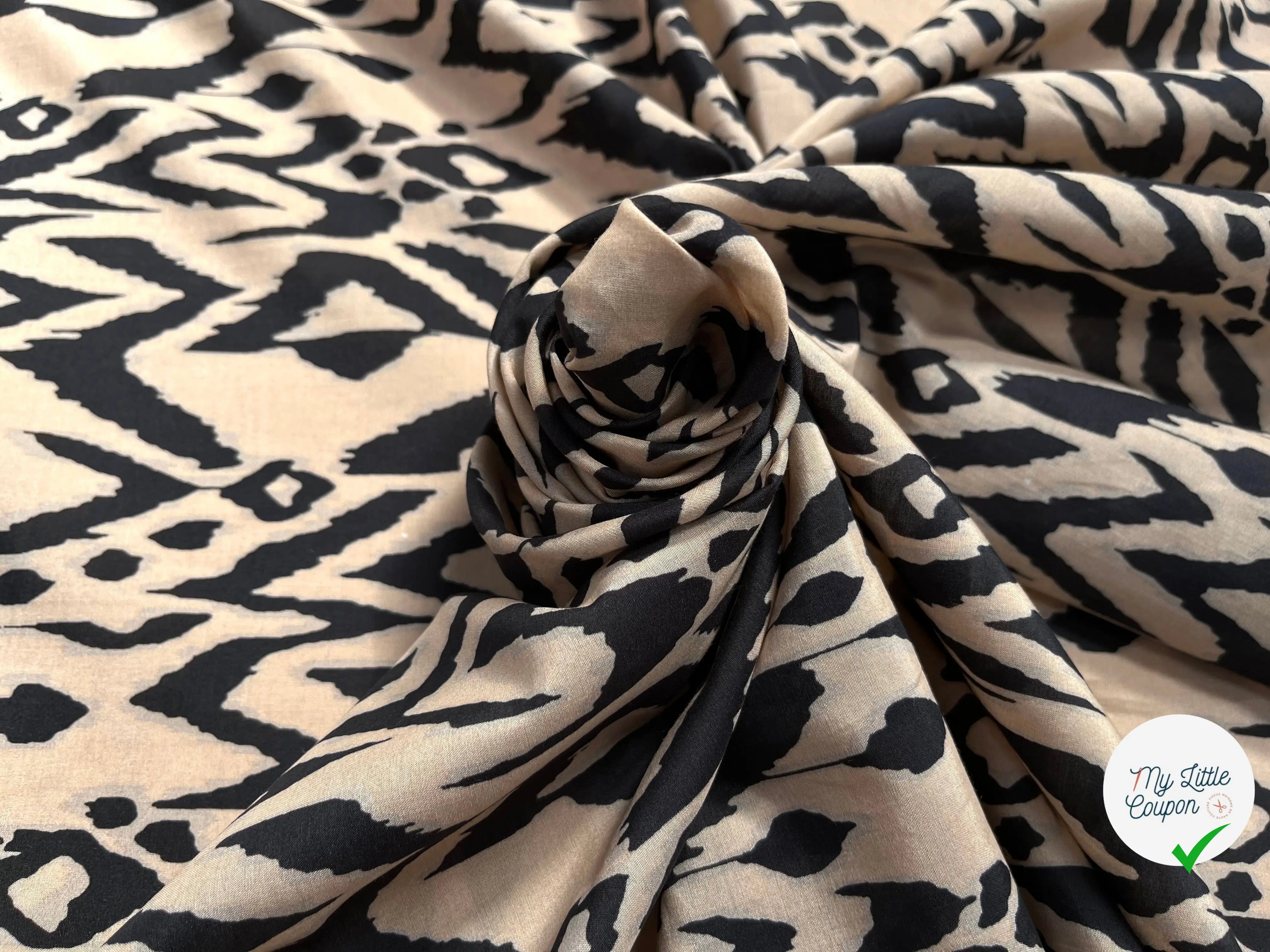 VOILE COTON SOIE FOND BEIGE MOTIF VAGUE SAFARI - My Little Coupon