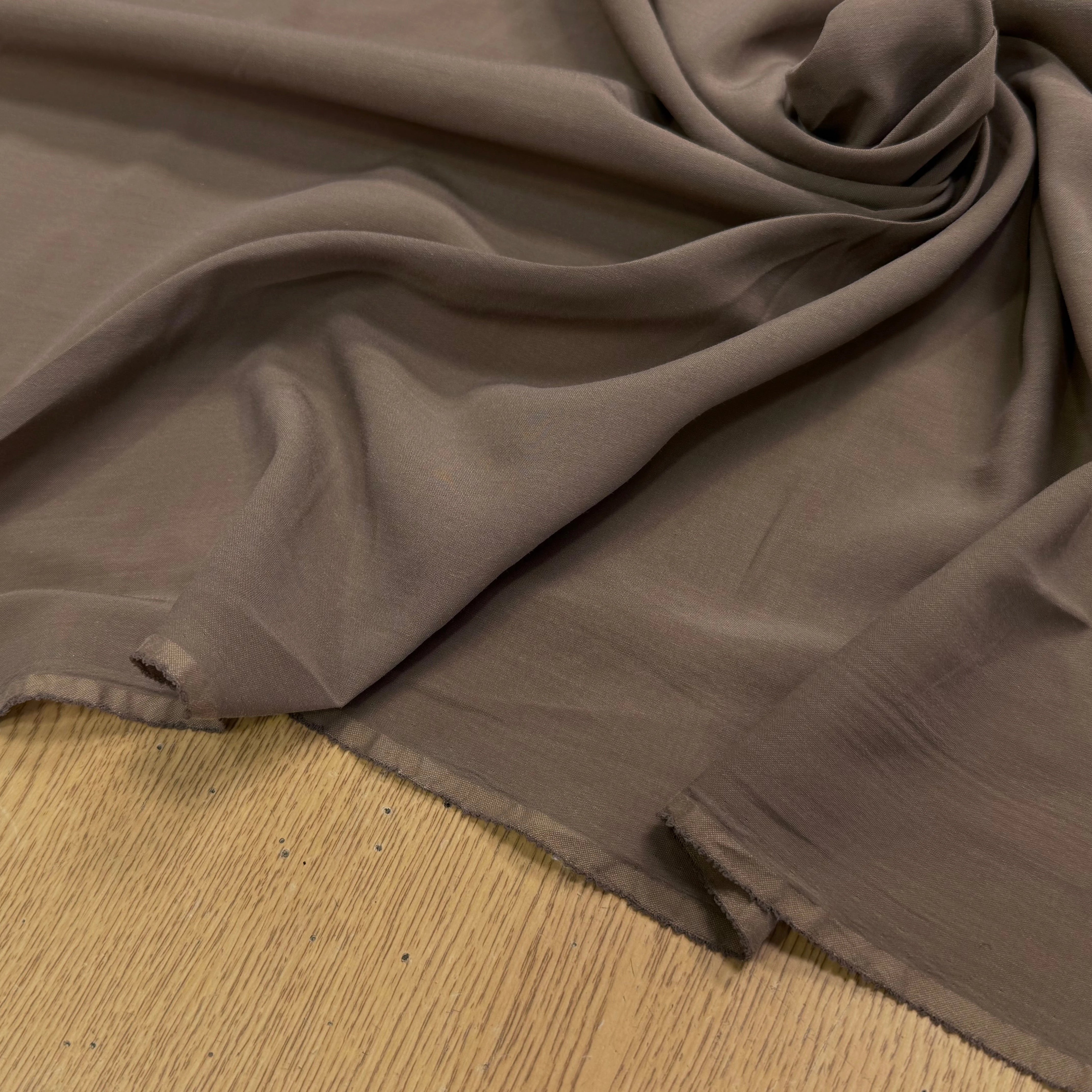 VOILE CREPÉ POLYVISCOSE MARRON - My Little Coupon