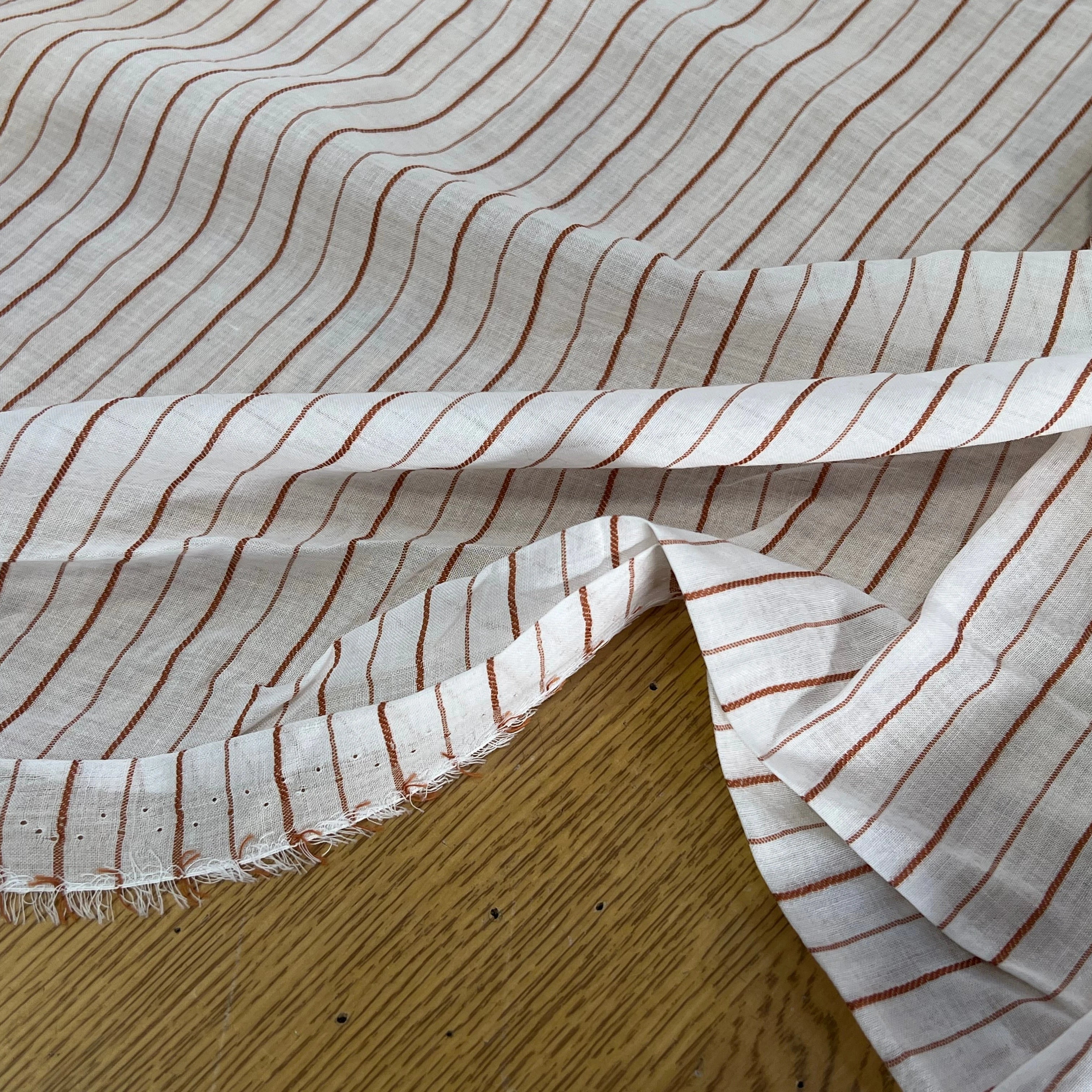 VOILE DE COTON BLANC RAYURES MARRON - My Little Coupon