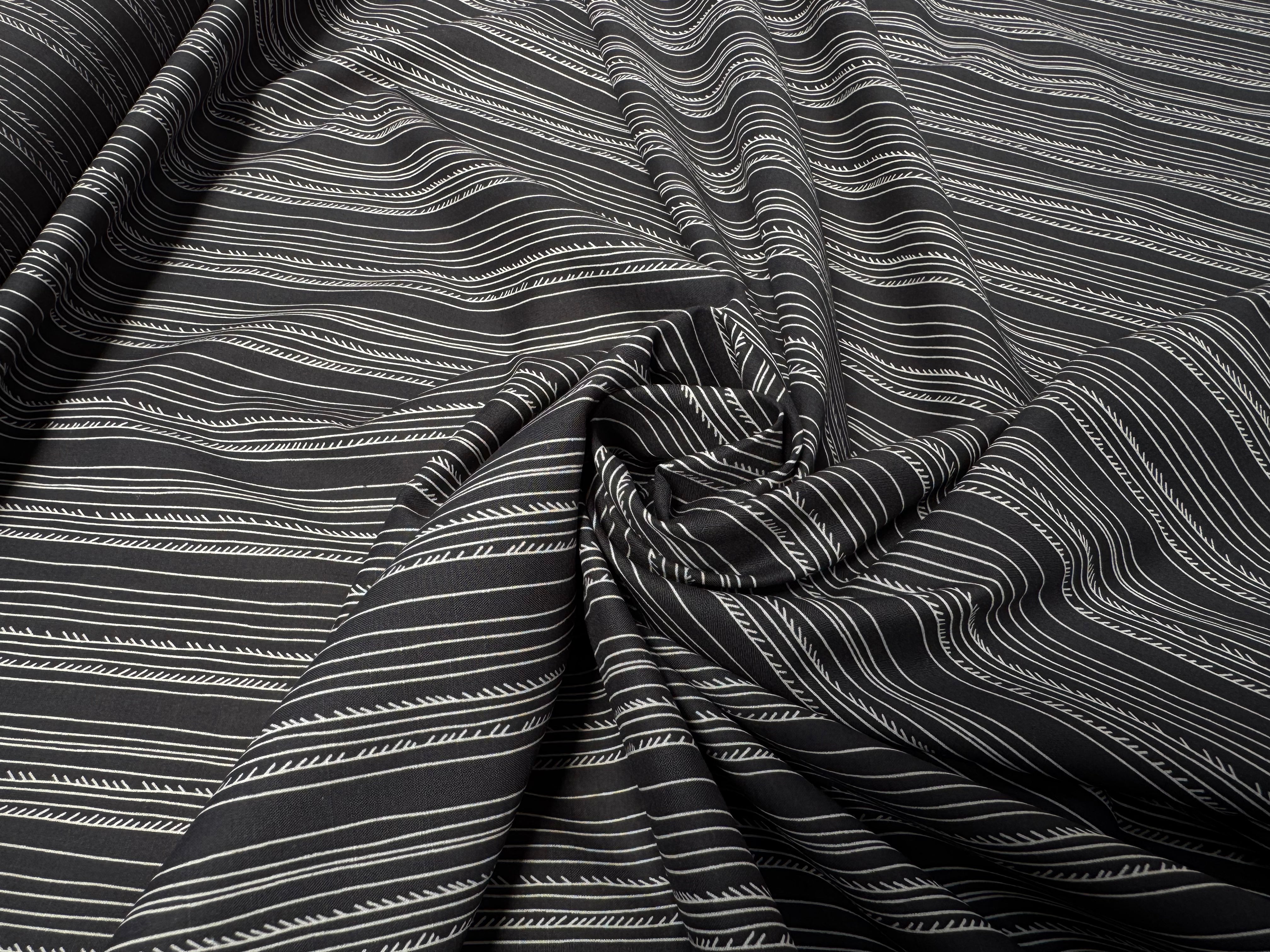 VOILE DE COTON FOND GRIS NAVY MOTIFS BLANC - My Little Coupon