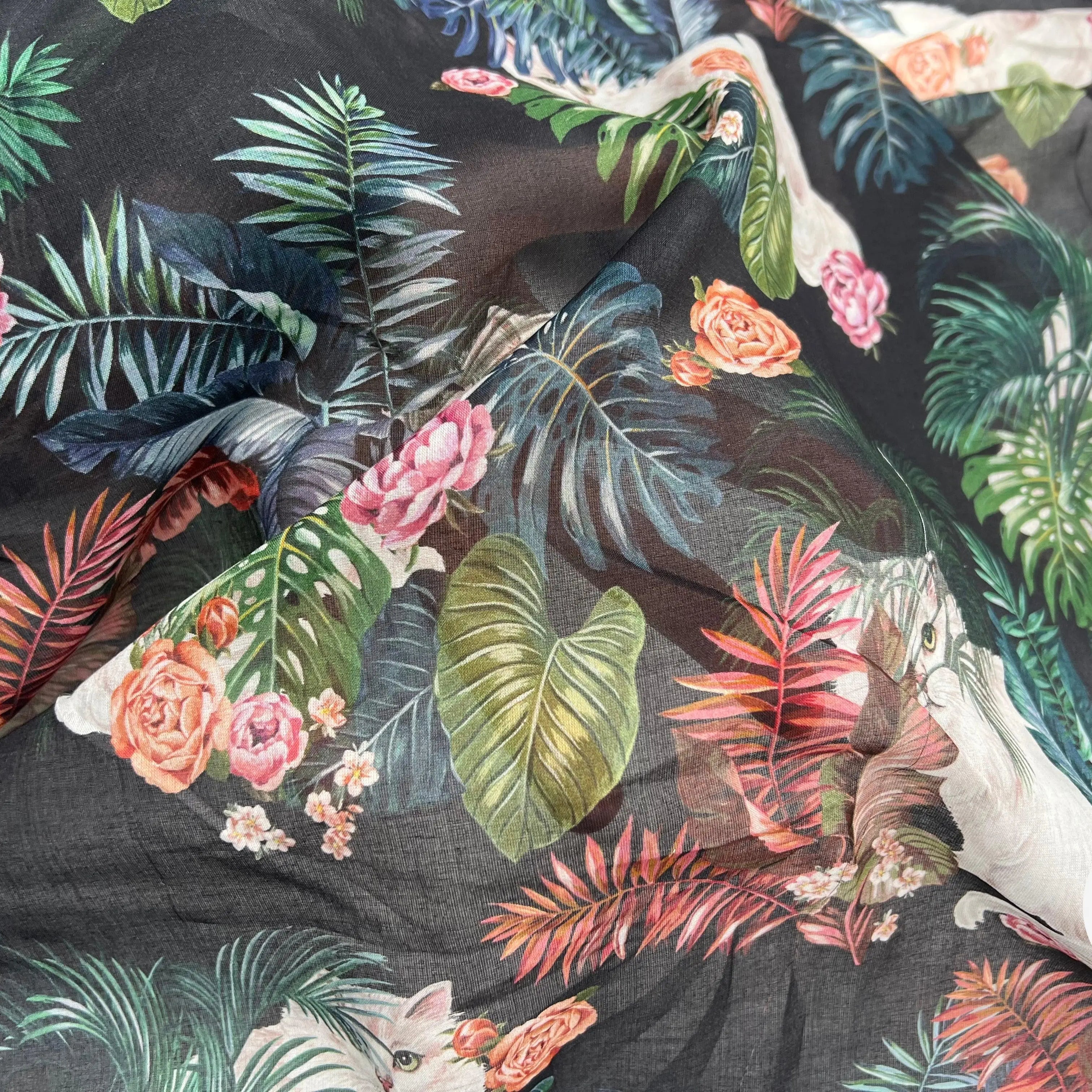 VOILE DE COTON IMPRIMÉ BOUQUETS ET RAMAGES FOND NOIR - My Little Coupon - tissu - coudre