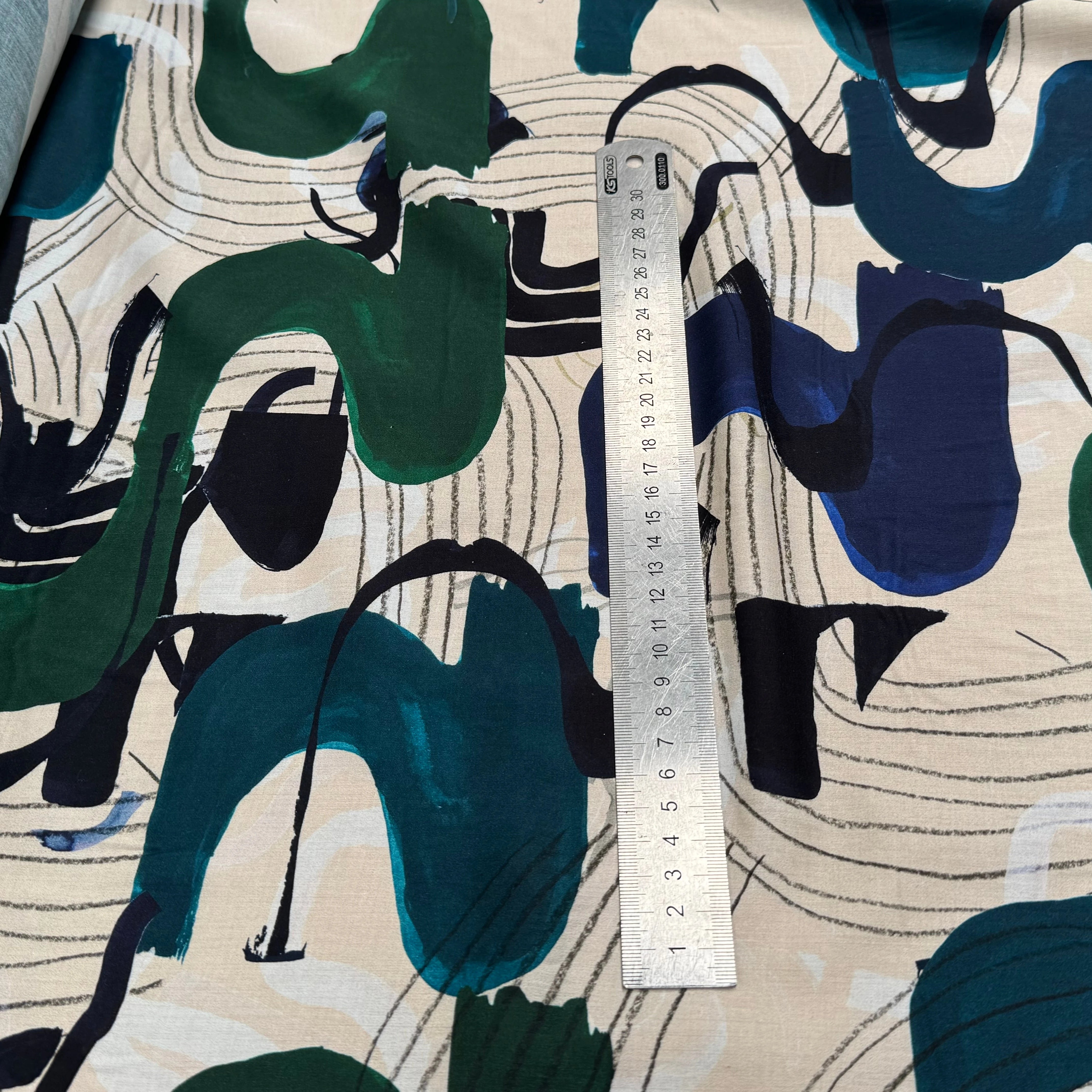 VOILE DE COTON IMPRIMÉ GRAPHIQUE VERT NINFEA MUSIK - My Little Coupon