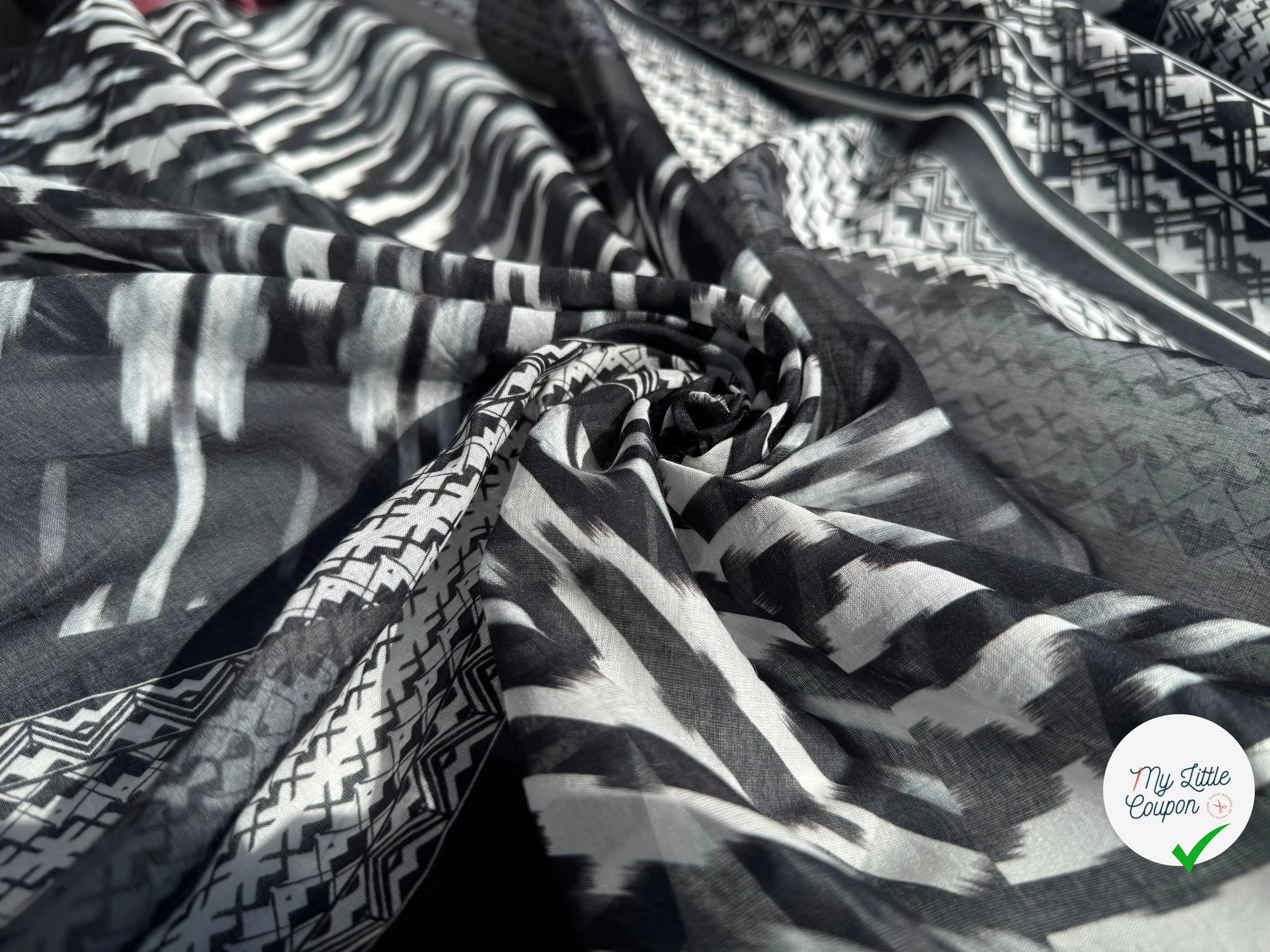 VOILE DE COTON MOTIF TOTEM BLACK, GREY AND WHITE - My Little Coupon