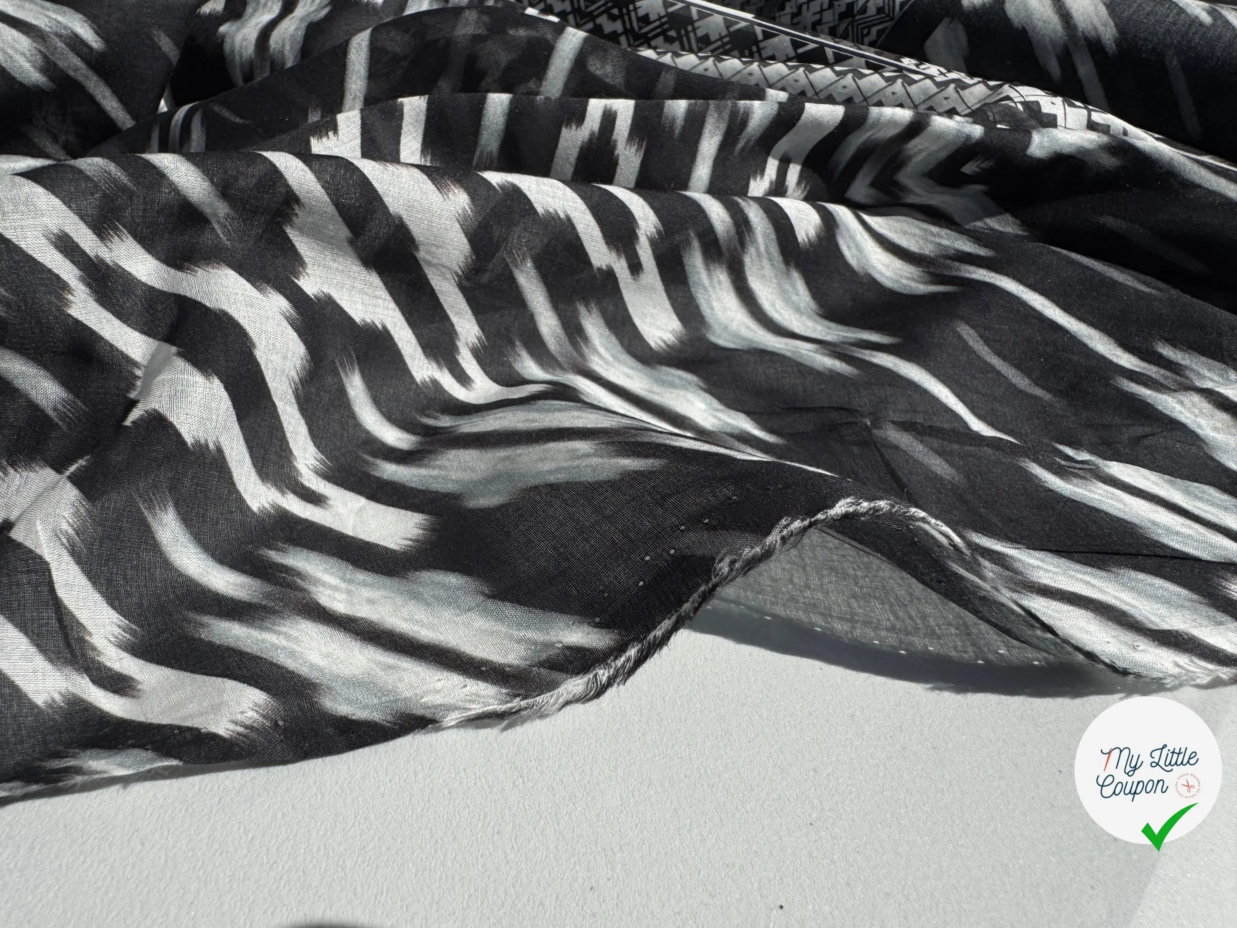 VOILE DE COTON MOTIF TOTEM BLACK, GREY AND WHITE - My Little Coupon