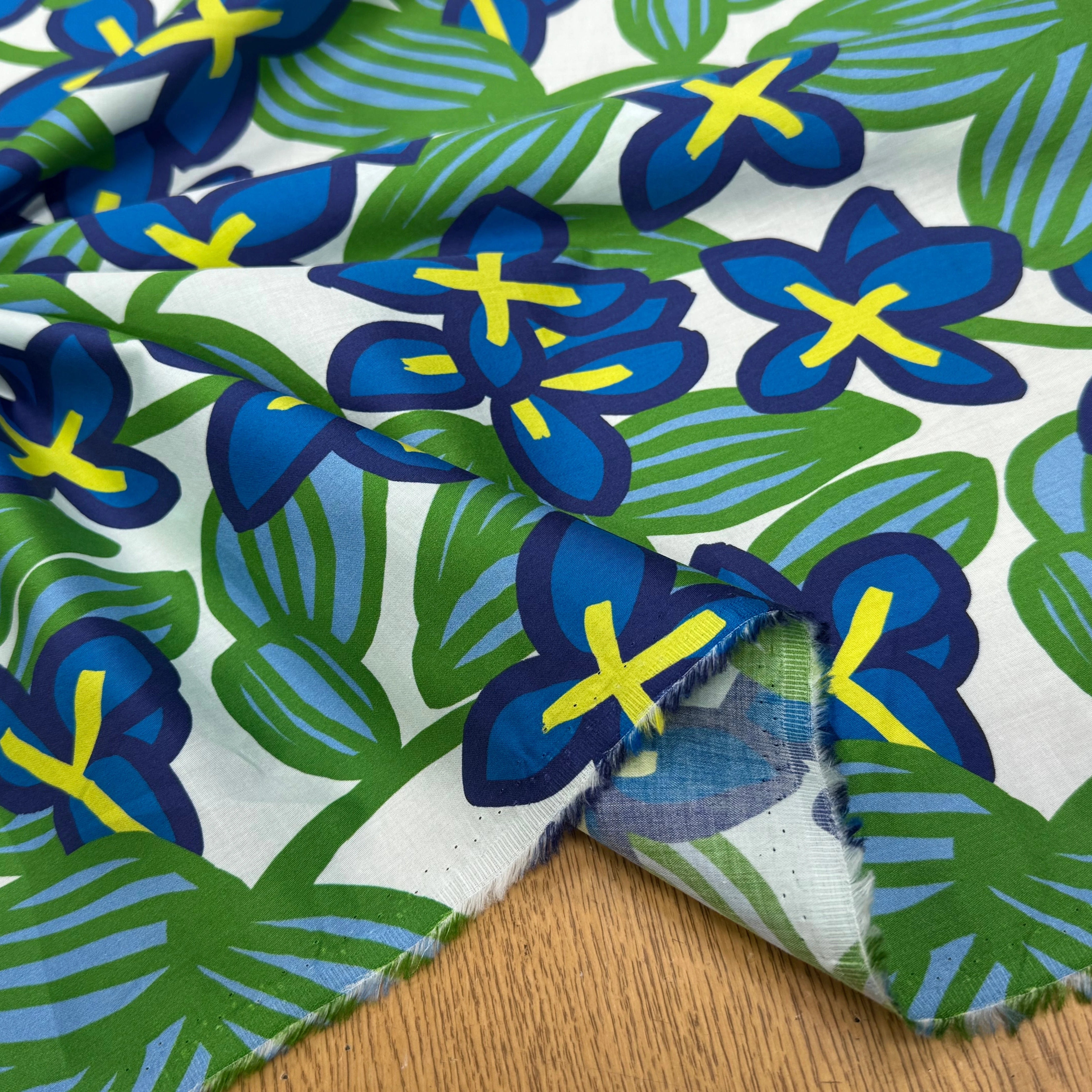 VOILE DE COTON NINFEA BOSQUET IMPRIMÉ FLORAL VERT/BLEU - My Little Coupon