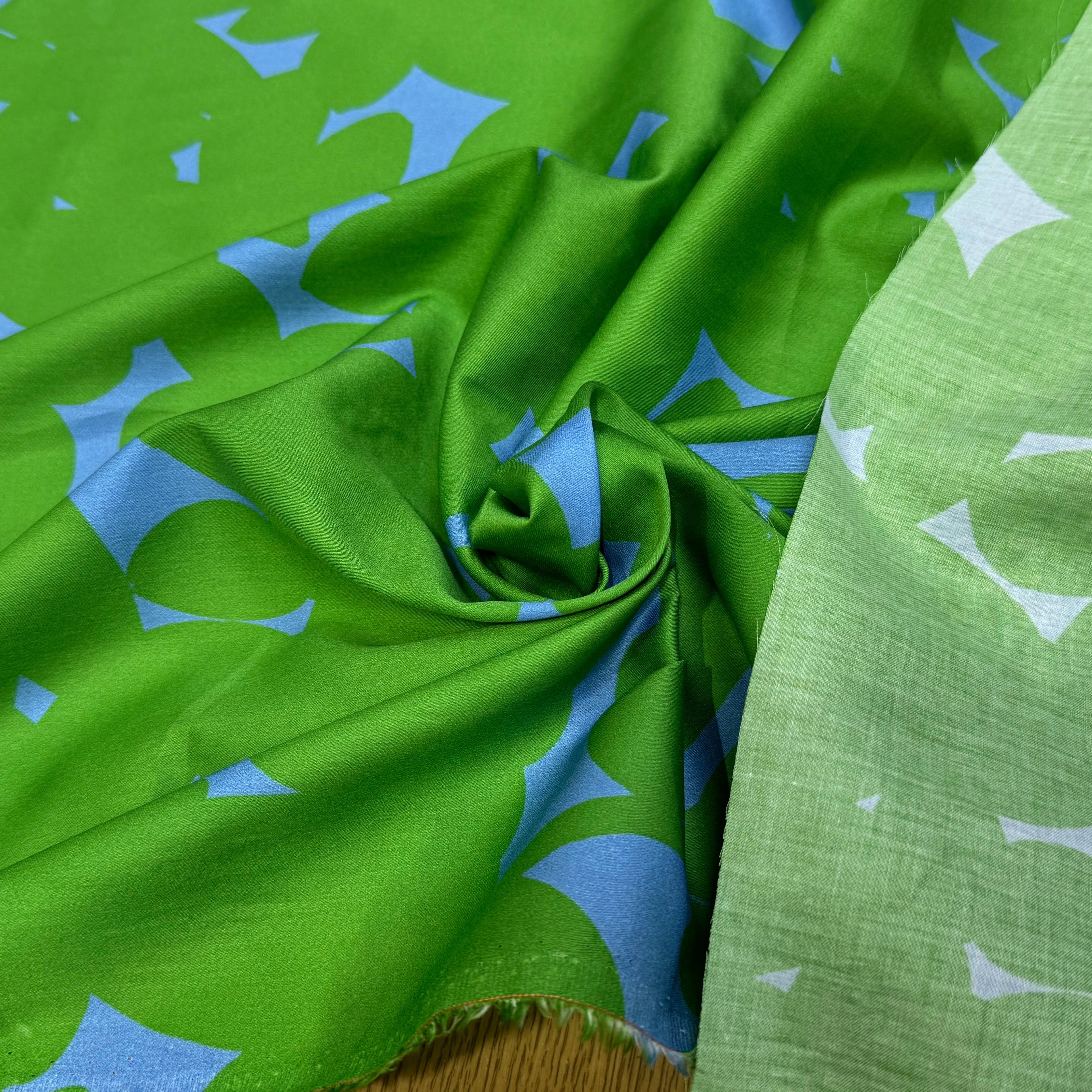 VOILE DE COTON NINFEA OMBRE VERT IMPRIMÉ FLORAL GRAPHIQUE BICOLORE - My Little Coupon