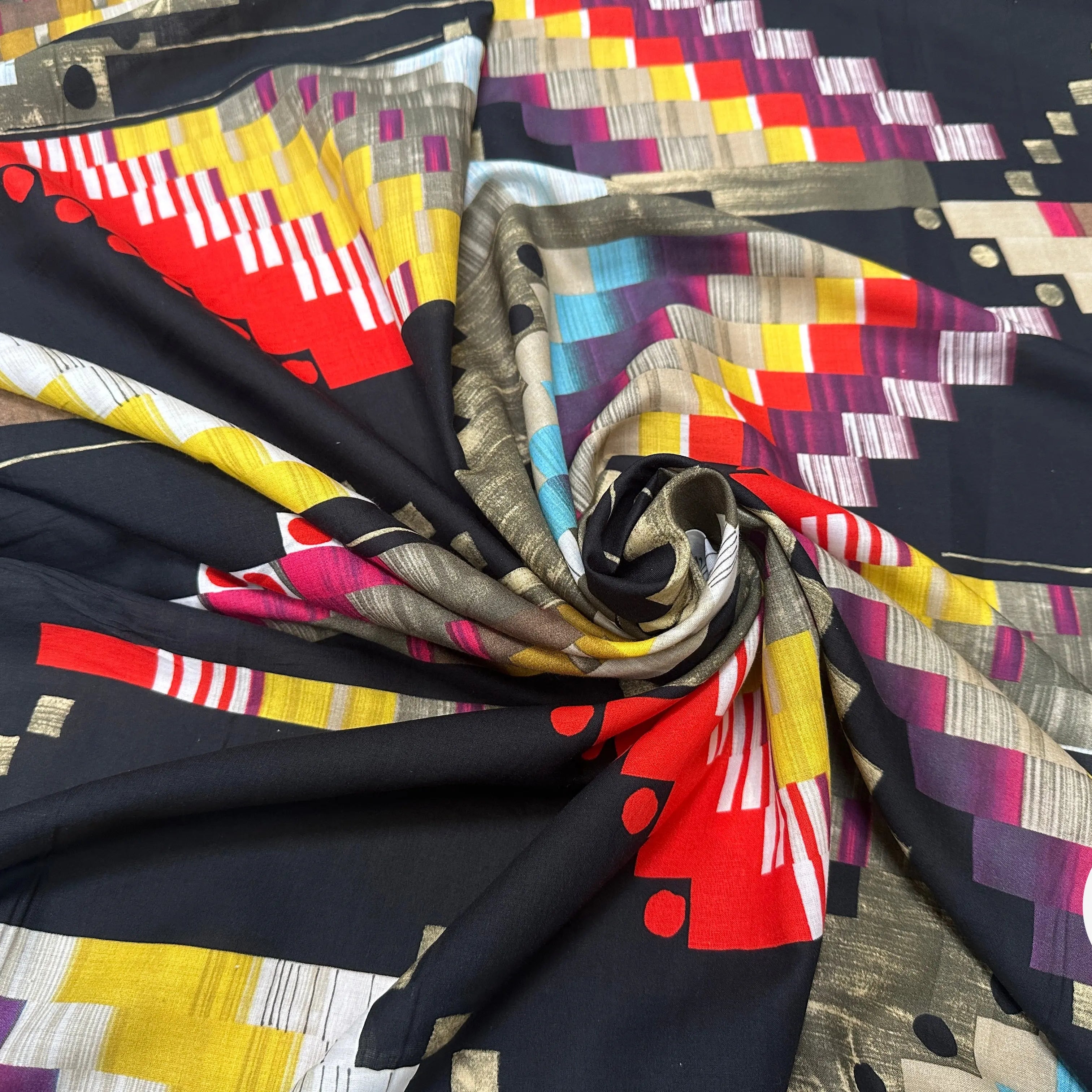 VOILE DE COTON ORIGAMI DE COULEUR FOND NOIR - My Little Coupon