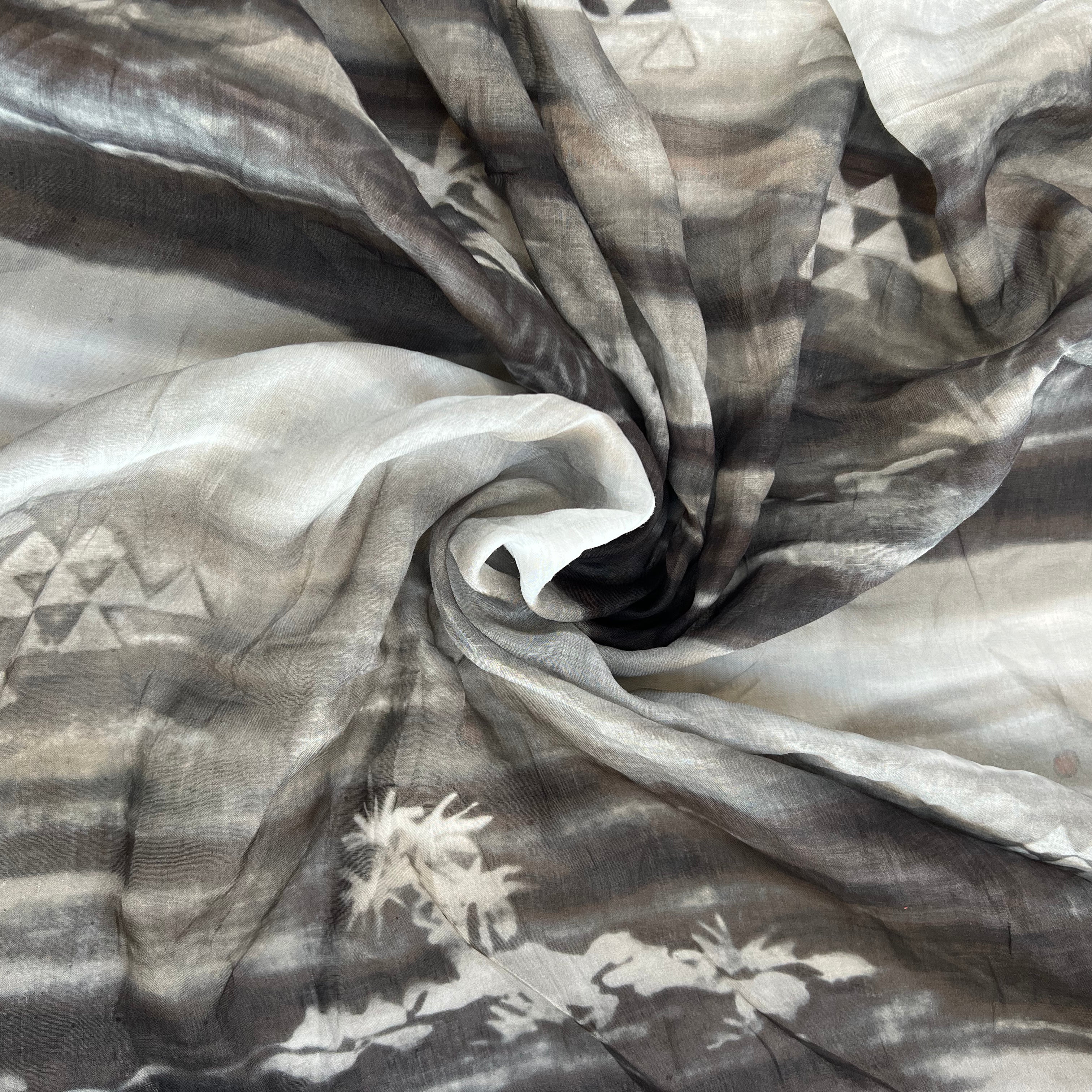 VOILE DE COTON TIE AND DYE TROPICAL CAMAIEU DE GRIS MLC INTERN