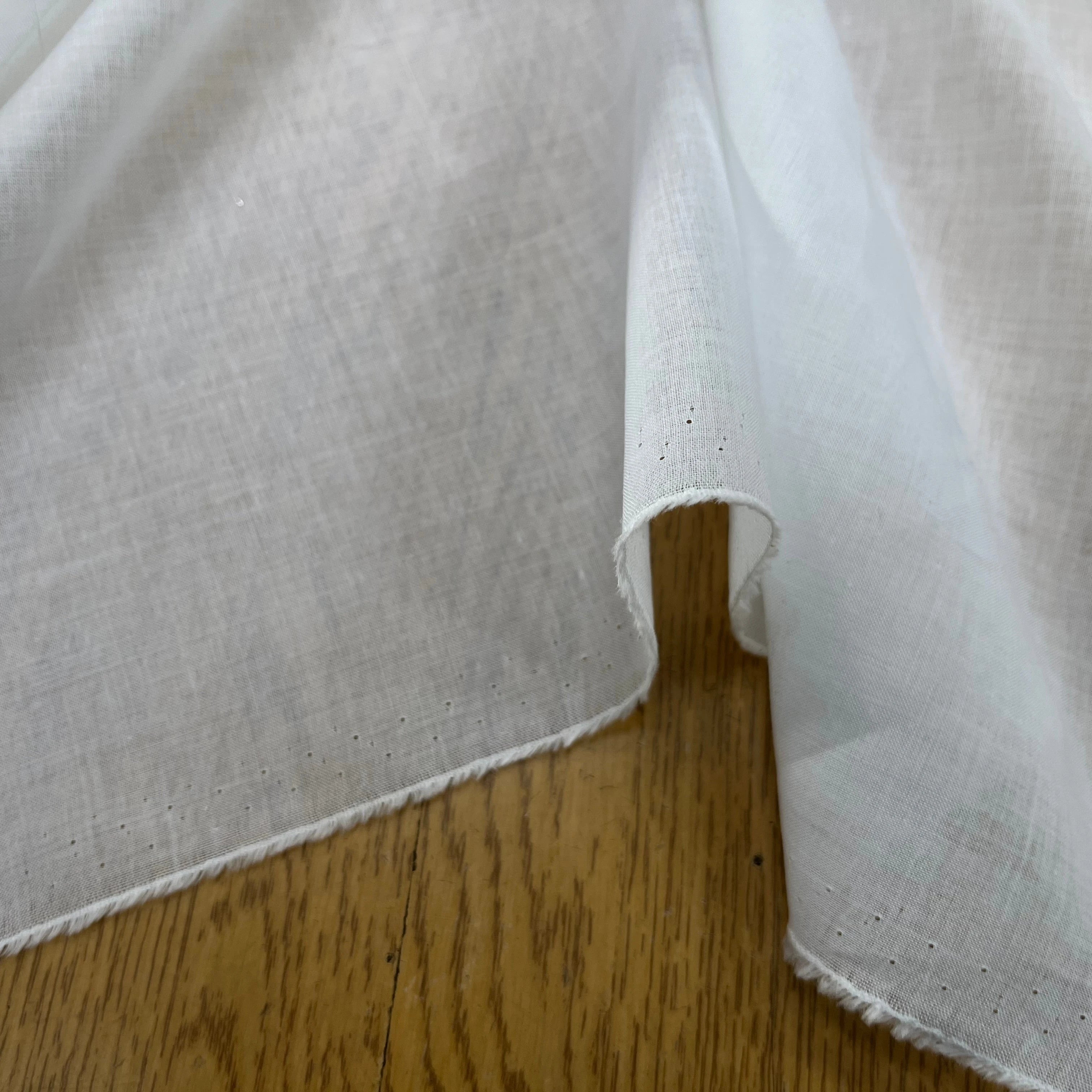 VOILE DE COTON UNI BLANC FLUIDE 148CM - My Little Coupon