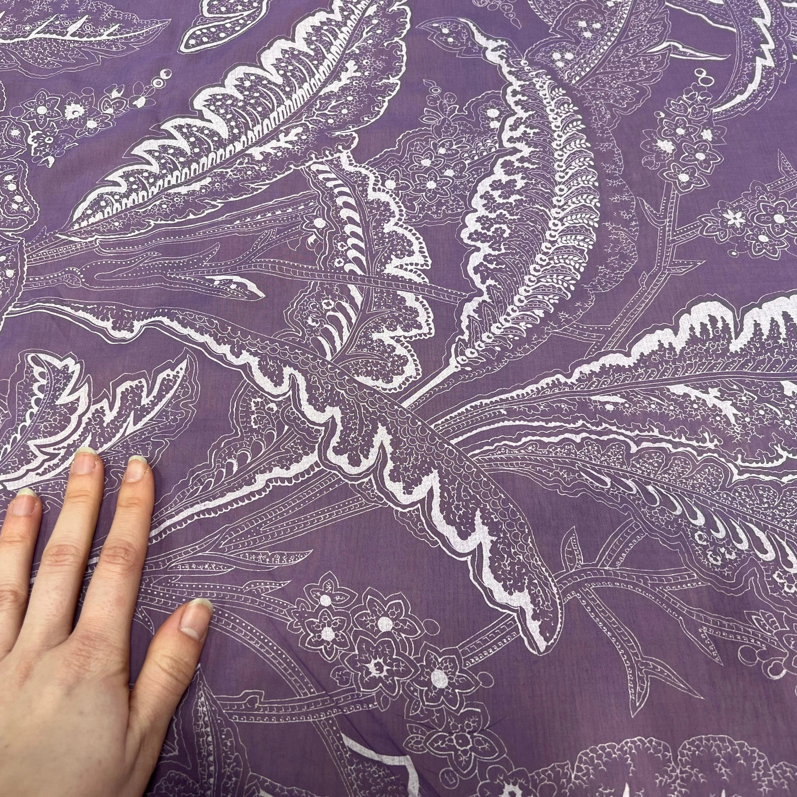 VOILE DE COTON VIOLET MOTIF FEUILLE BLANCHE - My Little Coupon