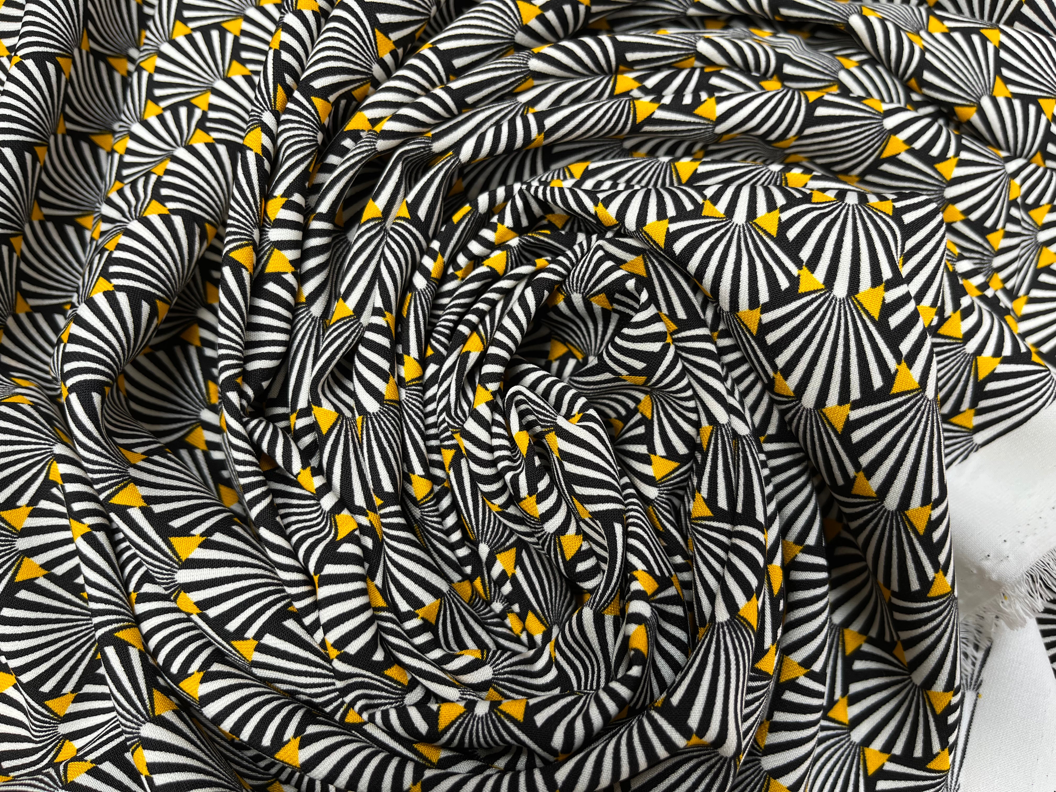 WOOLPEACH MOTIF COQUILLAGE & TRIANGLE JAUNE - My Little Coupon