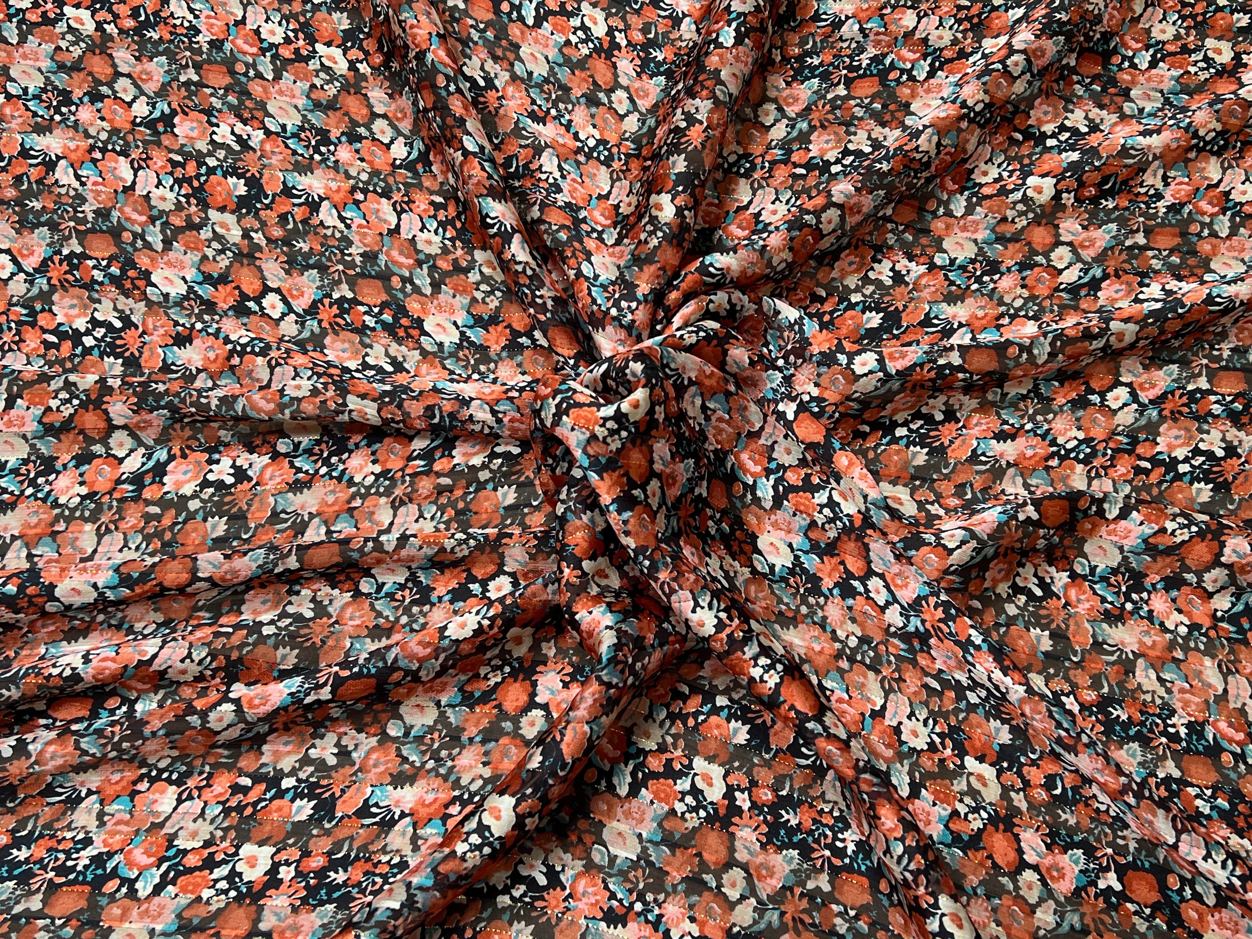 YORYU SATIN STRIPE IMPRIMÉ FLEURS ORANGÉS FOND NOIR FINES RAYURES LUREX DORÉ - My Little Coupon