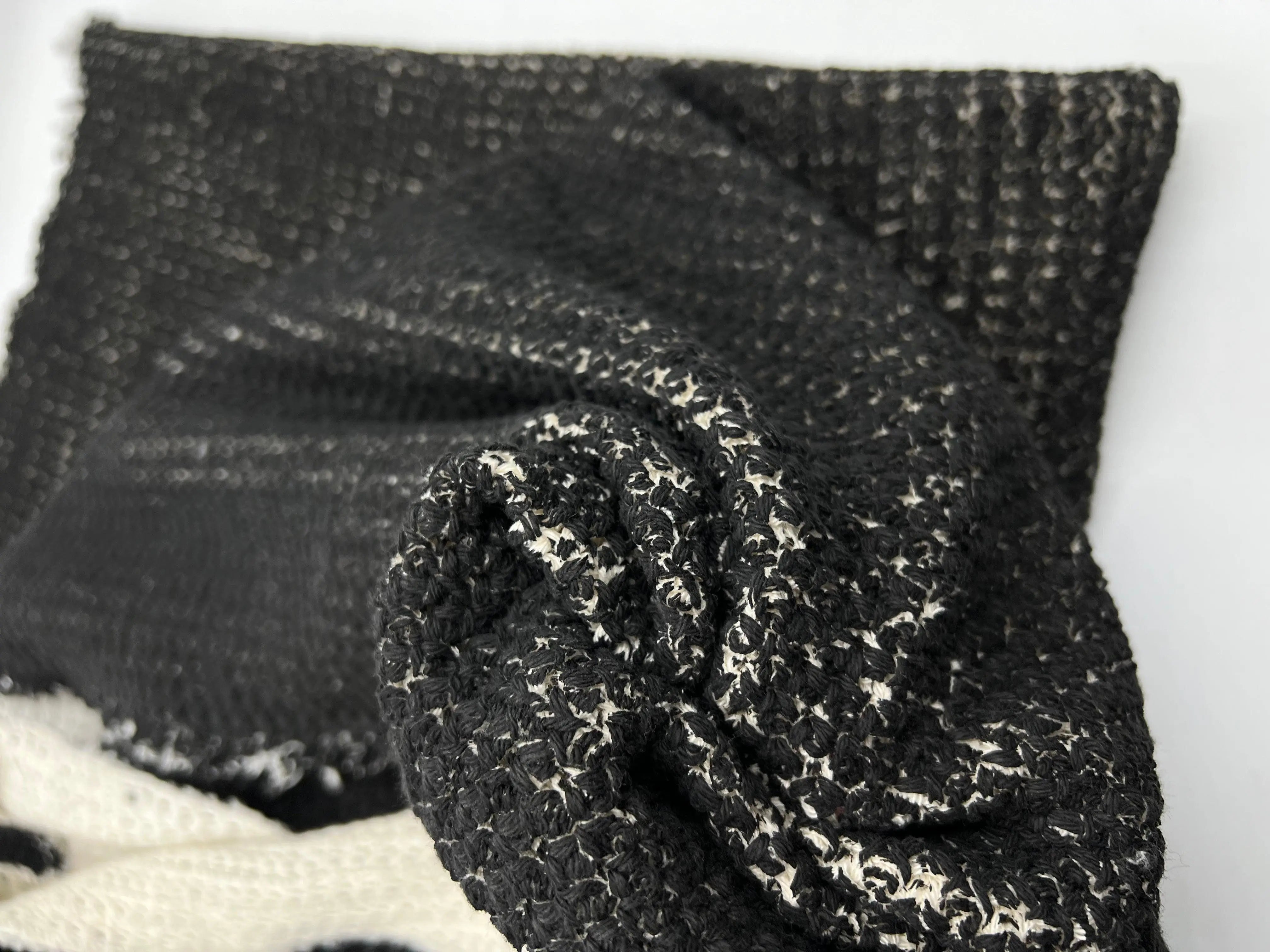 BOUCLETTE REVERSIBLE NOIR SUR BLANC CASSÉ FAÇON TRICOT - My Little Coupon - tissu - coudre