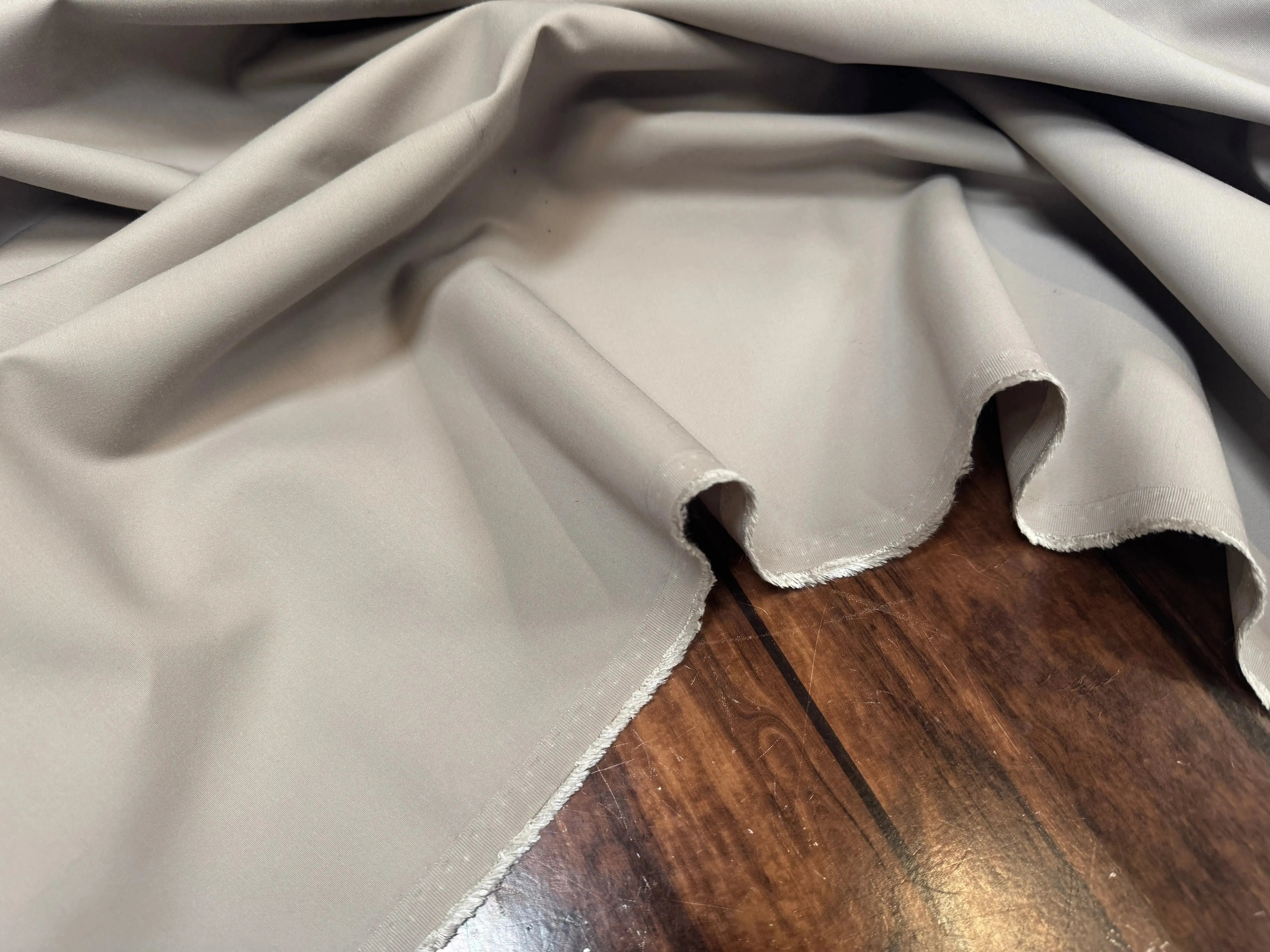 GABARDINE VISCOSE FROIDE QUALITÉ COUTURE - My Little Coupon