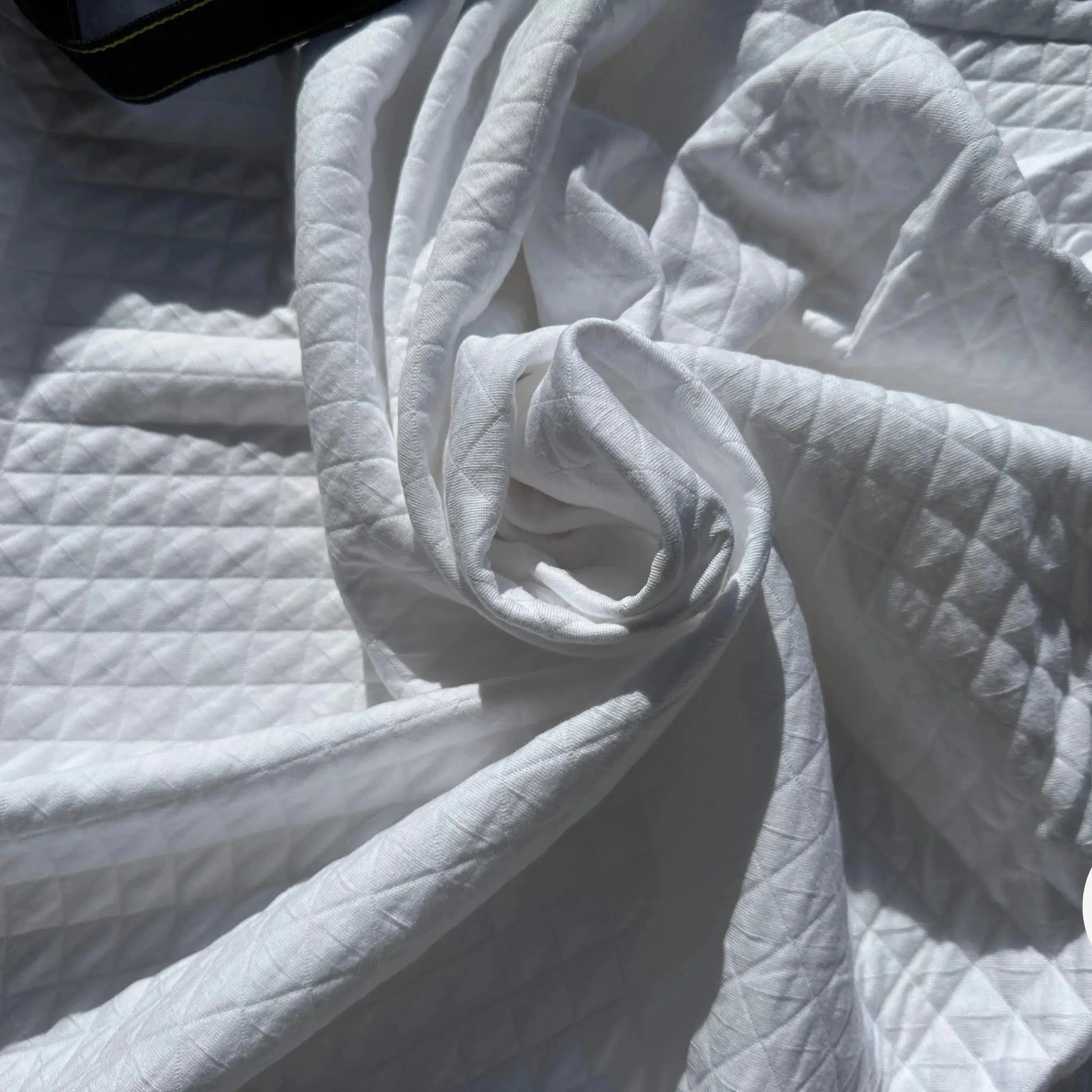 JERSEY MATELASSE BLANC LOSANGES MLC INTERN