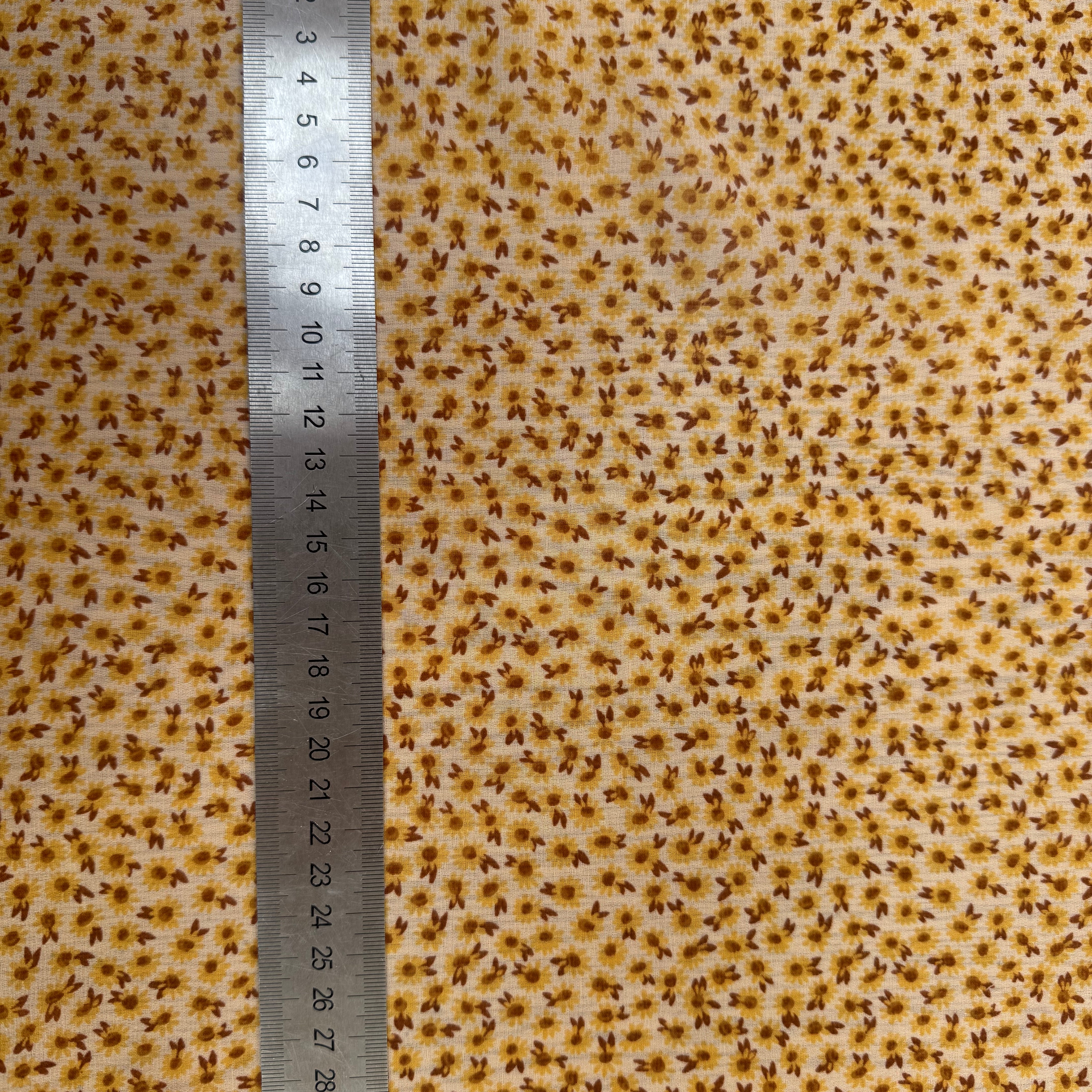 MOUSSELINE FOND JAUNE MOTIFS PETITS TOURNESSOL - My Little Coupon