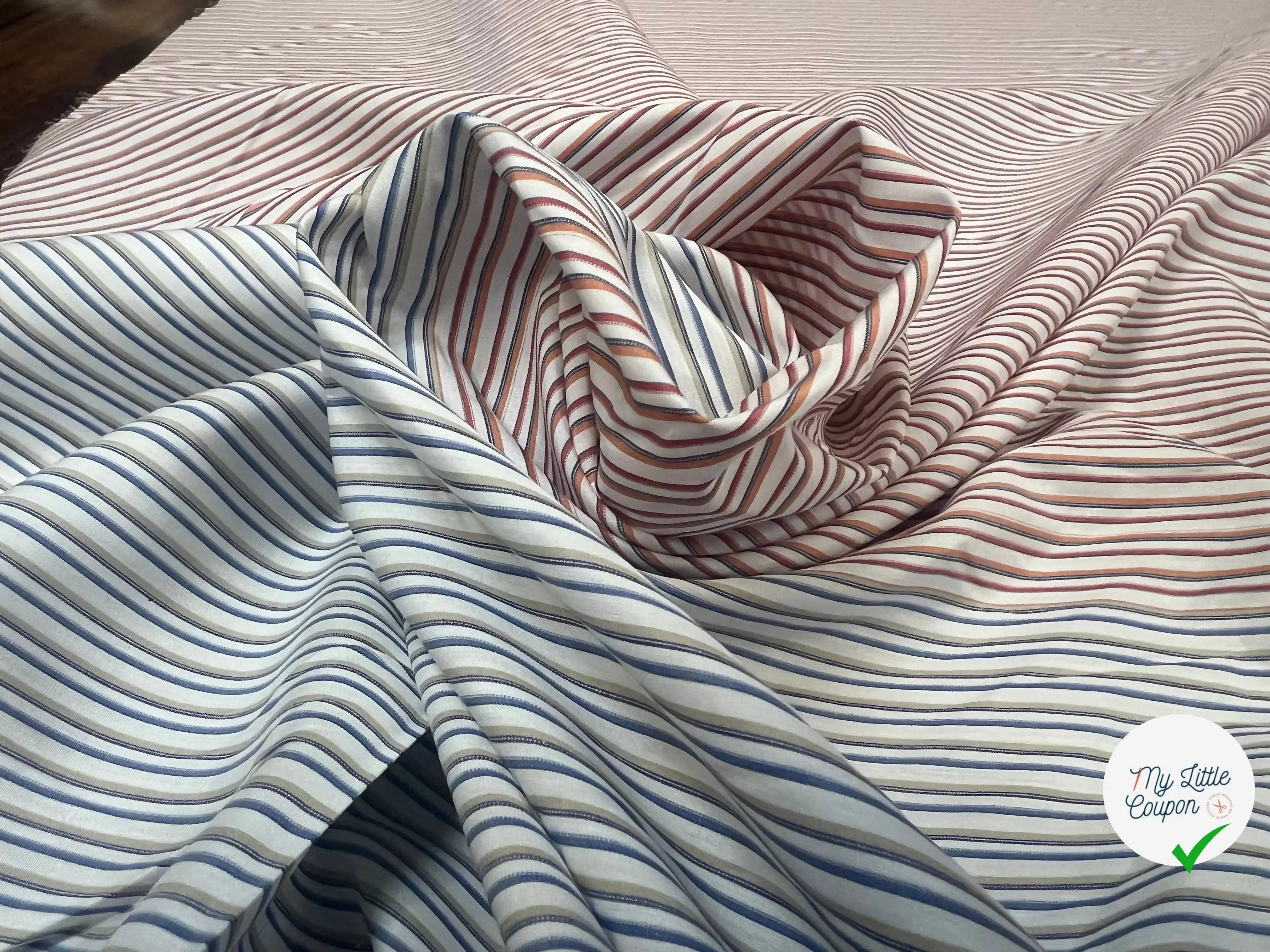 POPELINE DE COTON BICOLORE GRANDES RAYURES BLEUES ET ROUGE - My Little Coupon