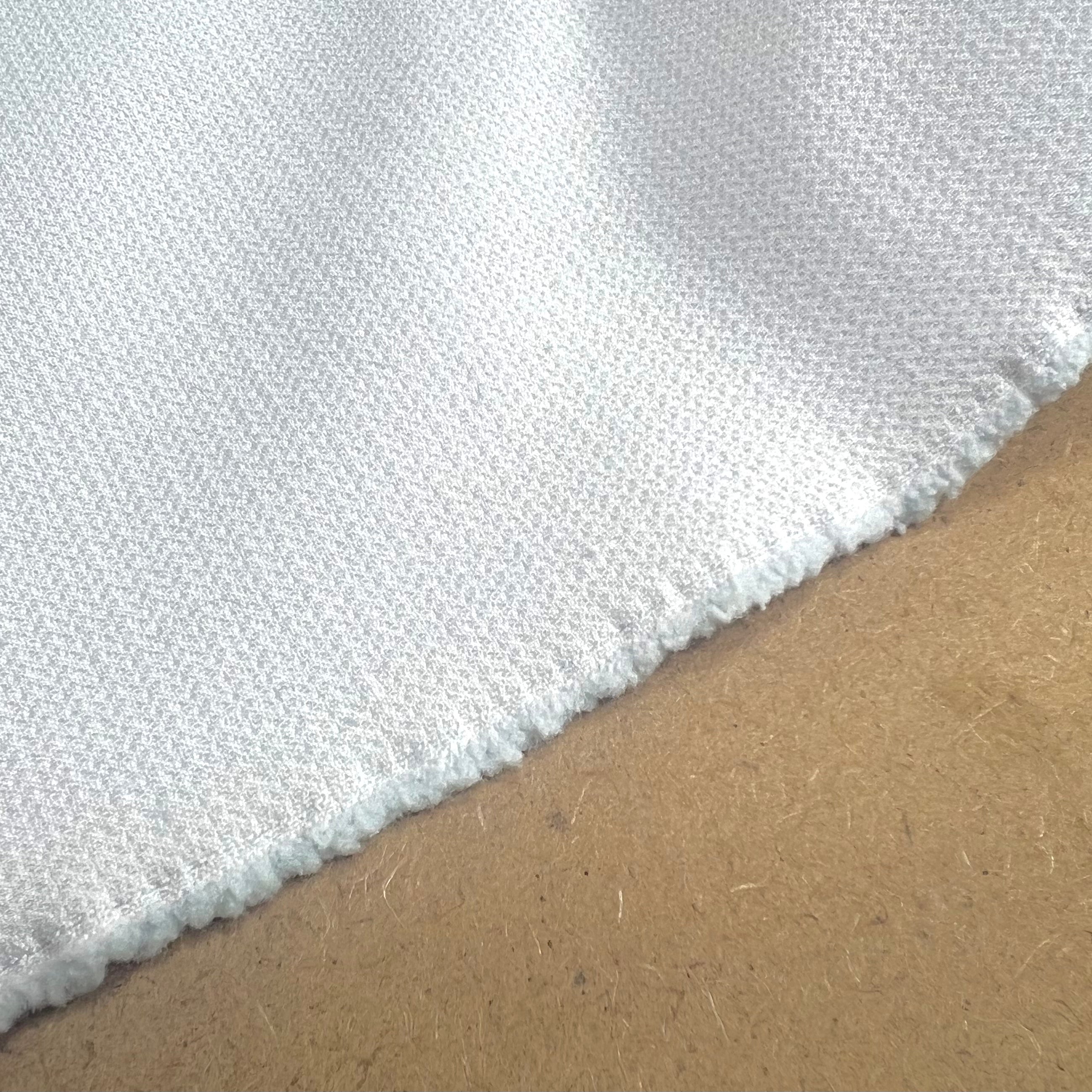 TOILE DE COTON BLANCHE TRÈS LÉGÈREMENT BLEUTÉE - My Little Coupon