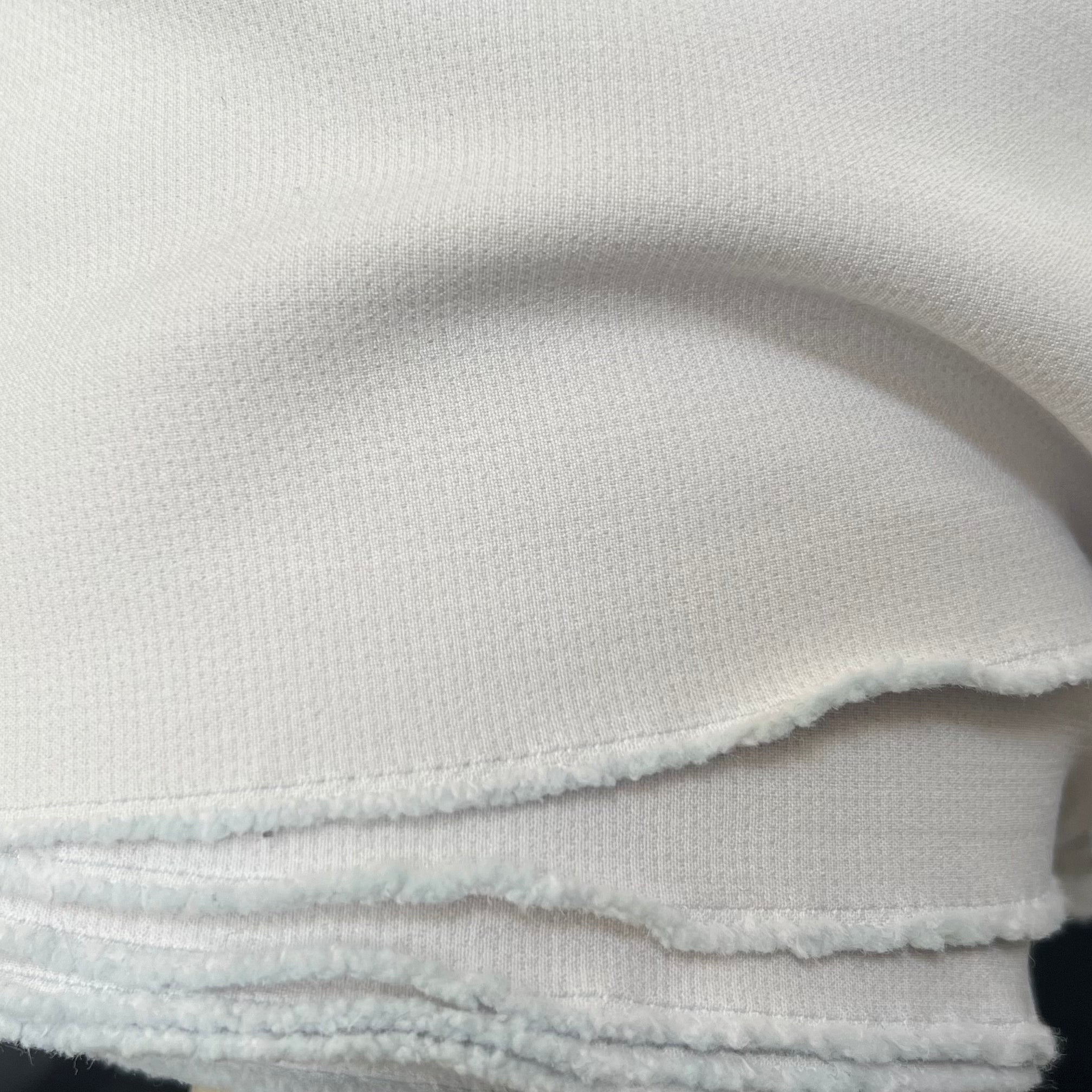 TOILE DE COTON BLANCHE TRÈS LÉGÈREMENT BLEUTÉE - My Little Coupon