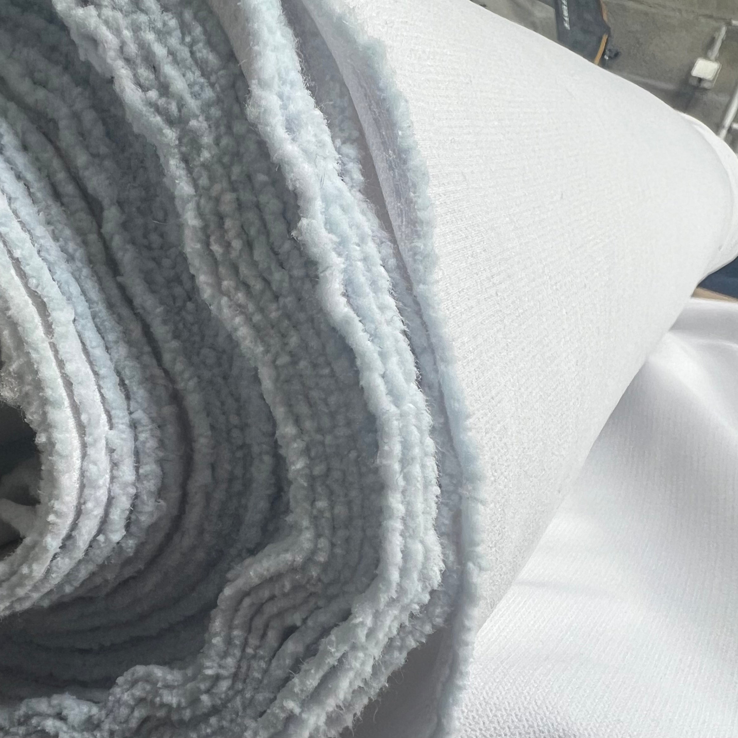 TOILE DE COTON BLANCHE TRÈS LÉGÈREMENT BLEUTÉE - My Little Coupon