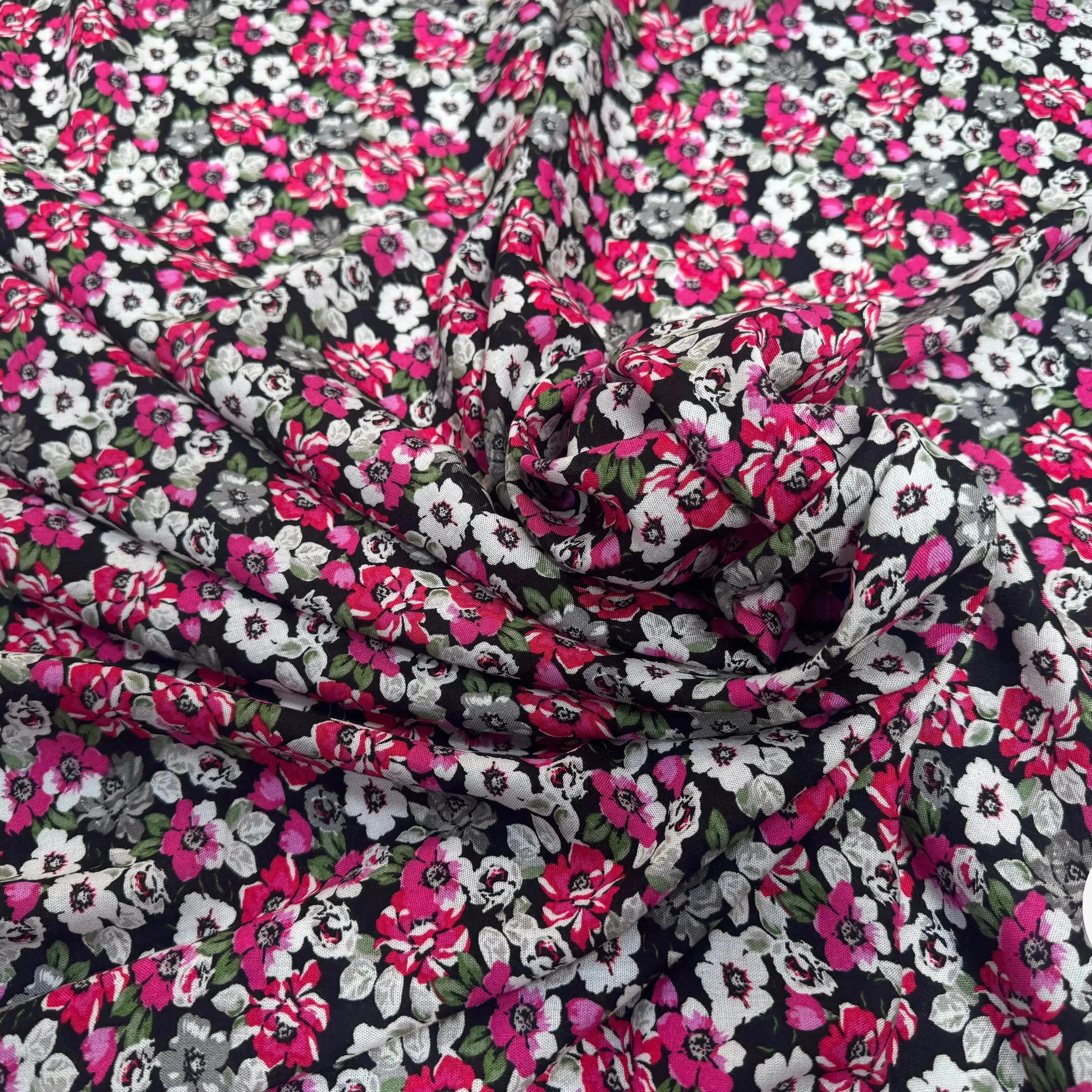 VISCOSE À MOTIFS FLORAUX ROSES ET GRISES - My Little Coupon