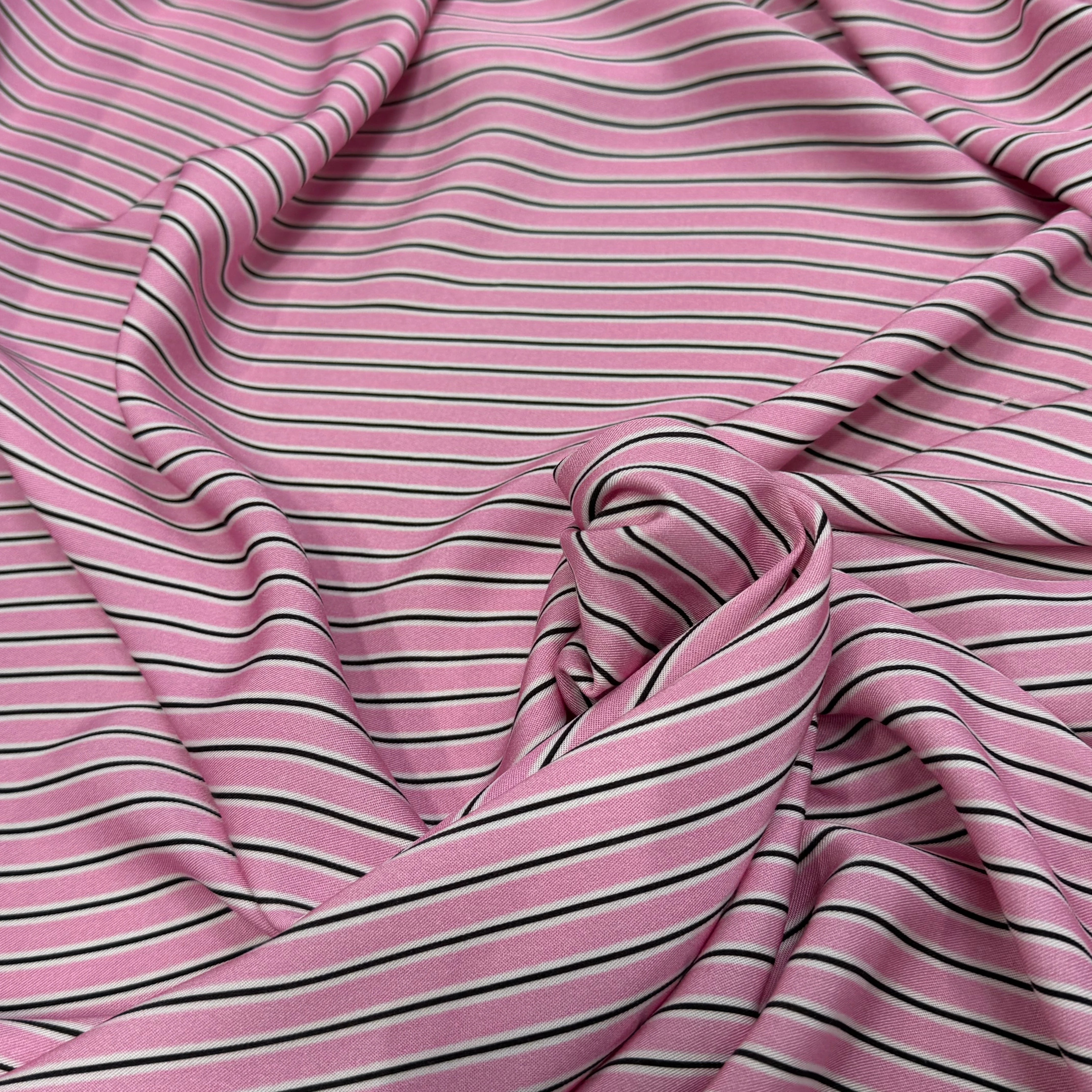 VISCOSE FLUIDE RAYON TWILL PRINTED ROSE PALE - My Little Coupon