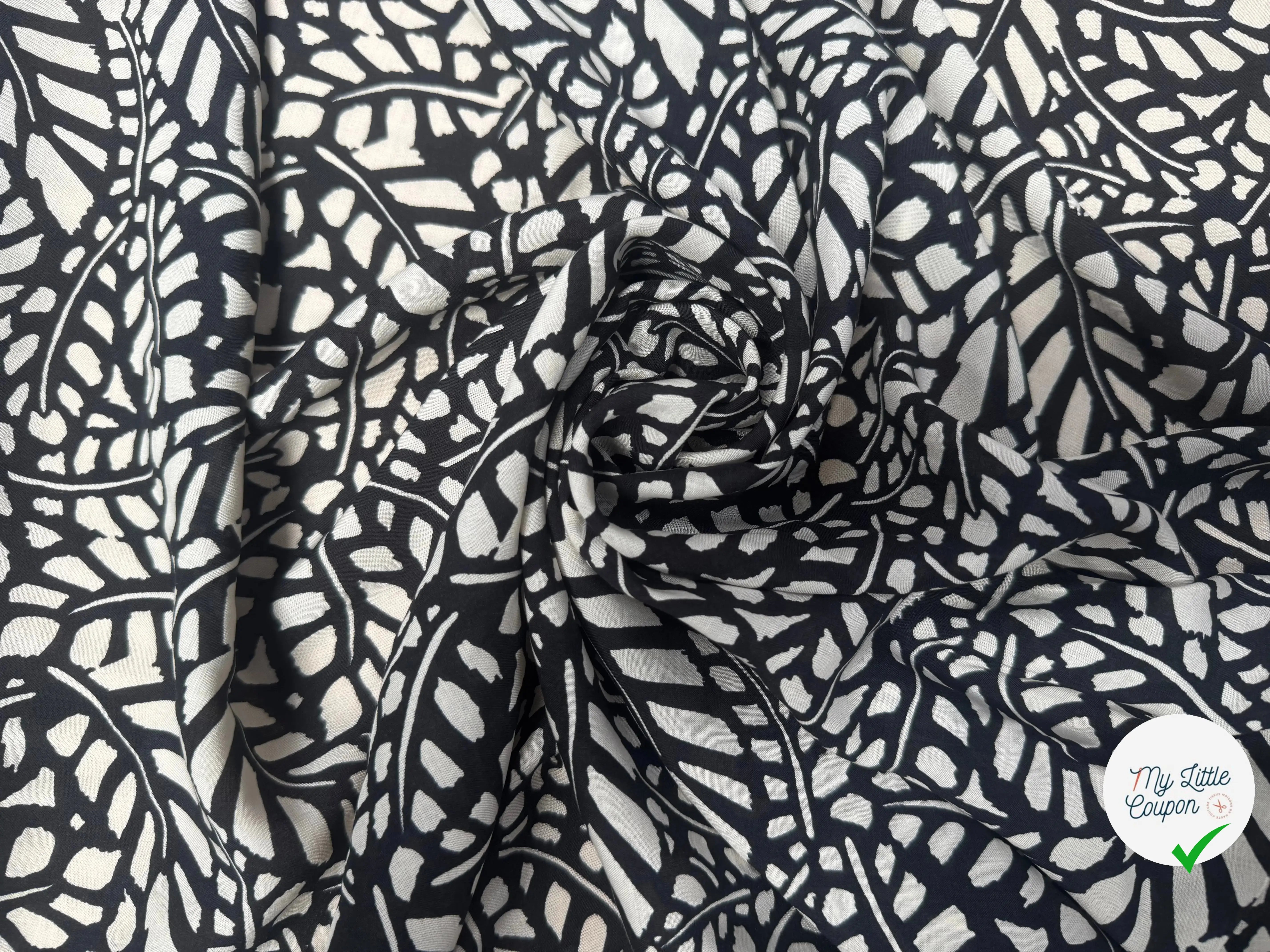 VISCOSE FOND NOIR MOTIF ETHNIQUE BLANC - My Little Coupon