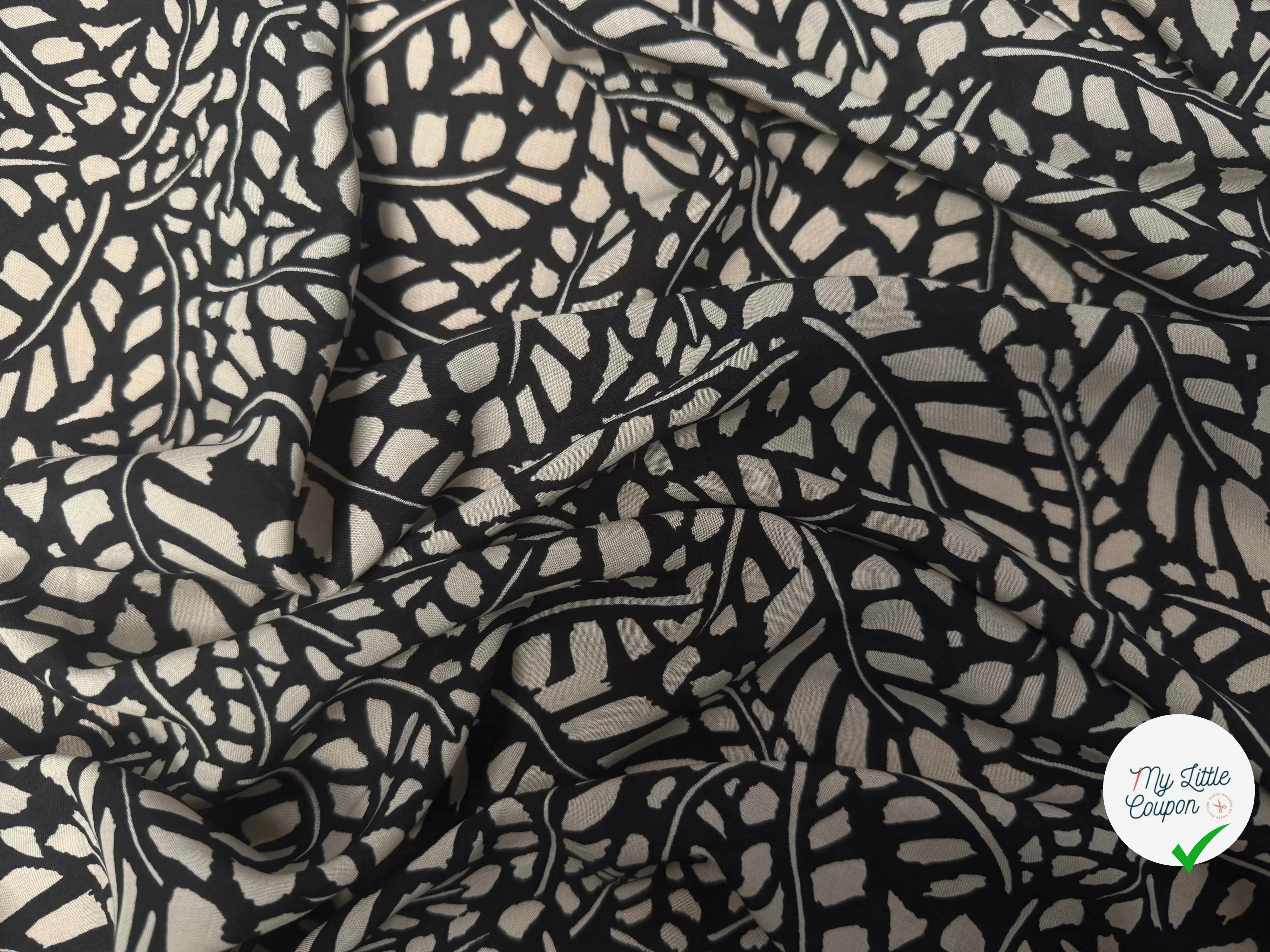 VISCOSE FOND NOIR MOTIF ETHNIQUE BLANC - My Little Coupon
