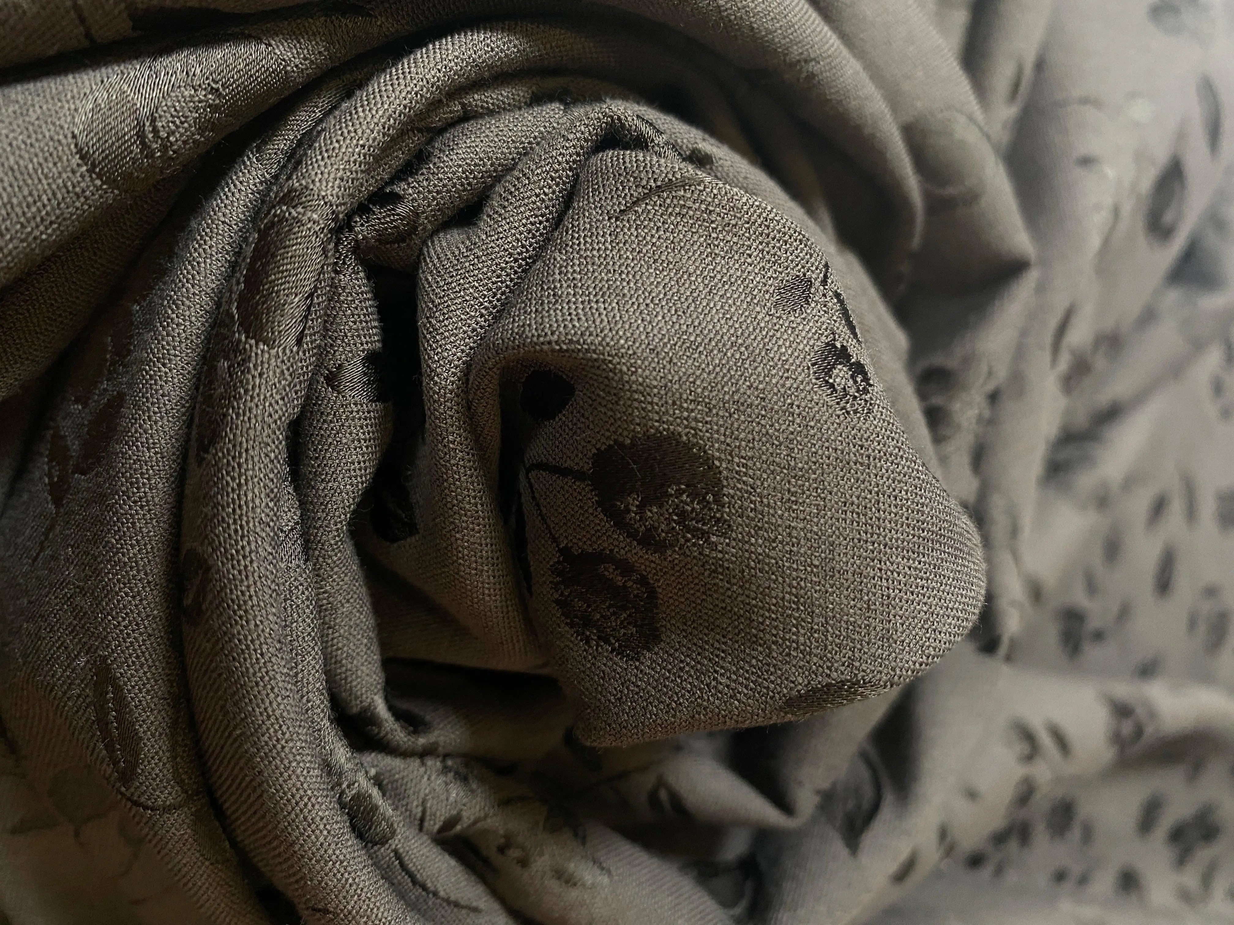 JACQUARD SATINÉ KAKI FLEURS - My Little Coupon - tissu - coudre