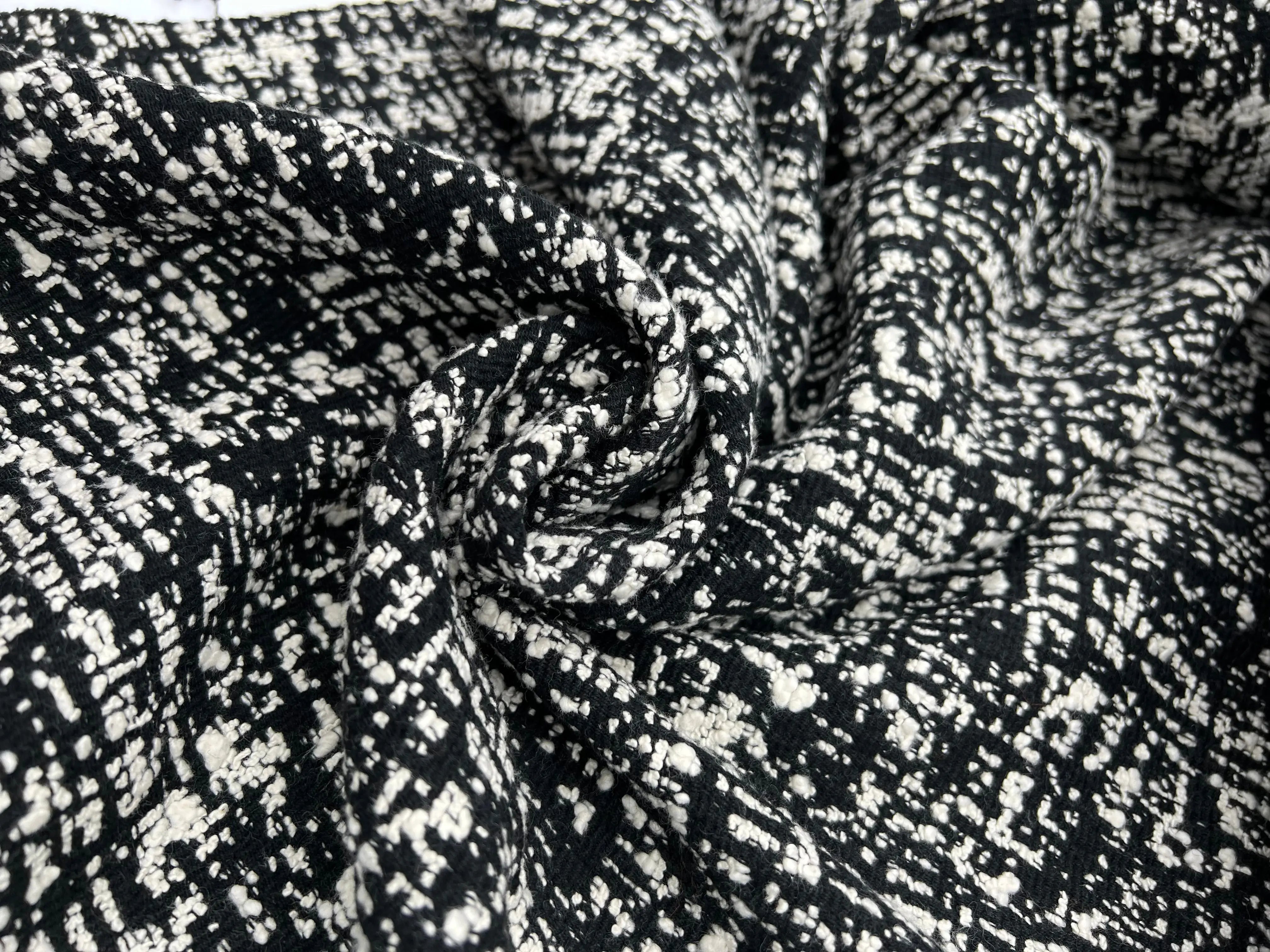 TWEED DE PRINTEMPS REVERSIBLE NOIR ET BLANC - coupon de 3 mètres - My Little Coupon - tissu - coudre