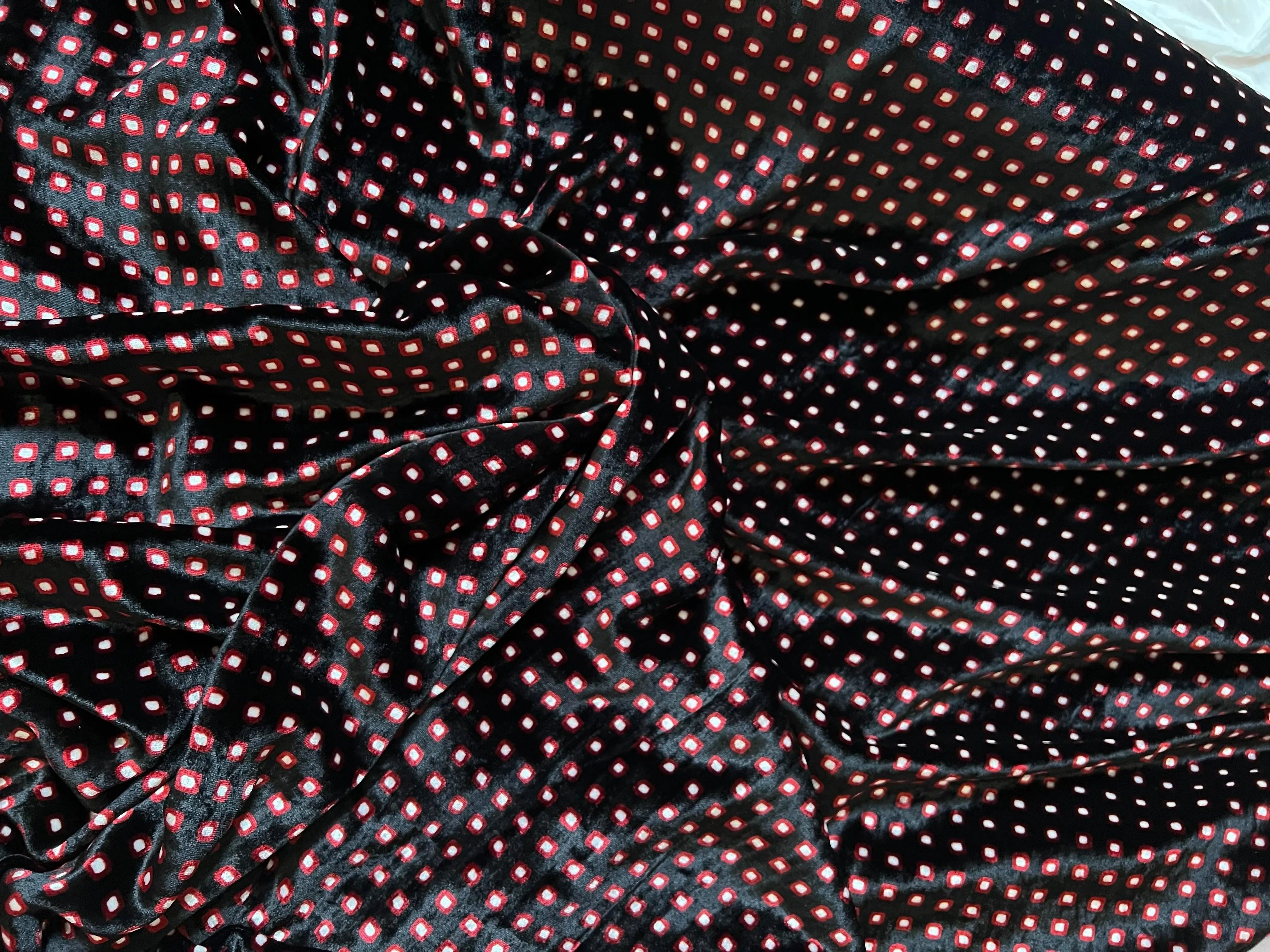 VELOURS LISSE FOND NOIR PETITS MOTIFS 18% SOIE - My Little Coupon - tissu - coudre