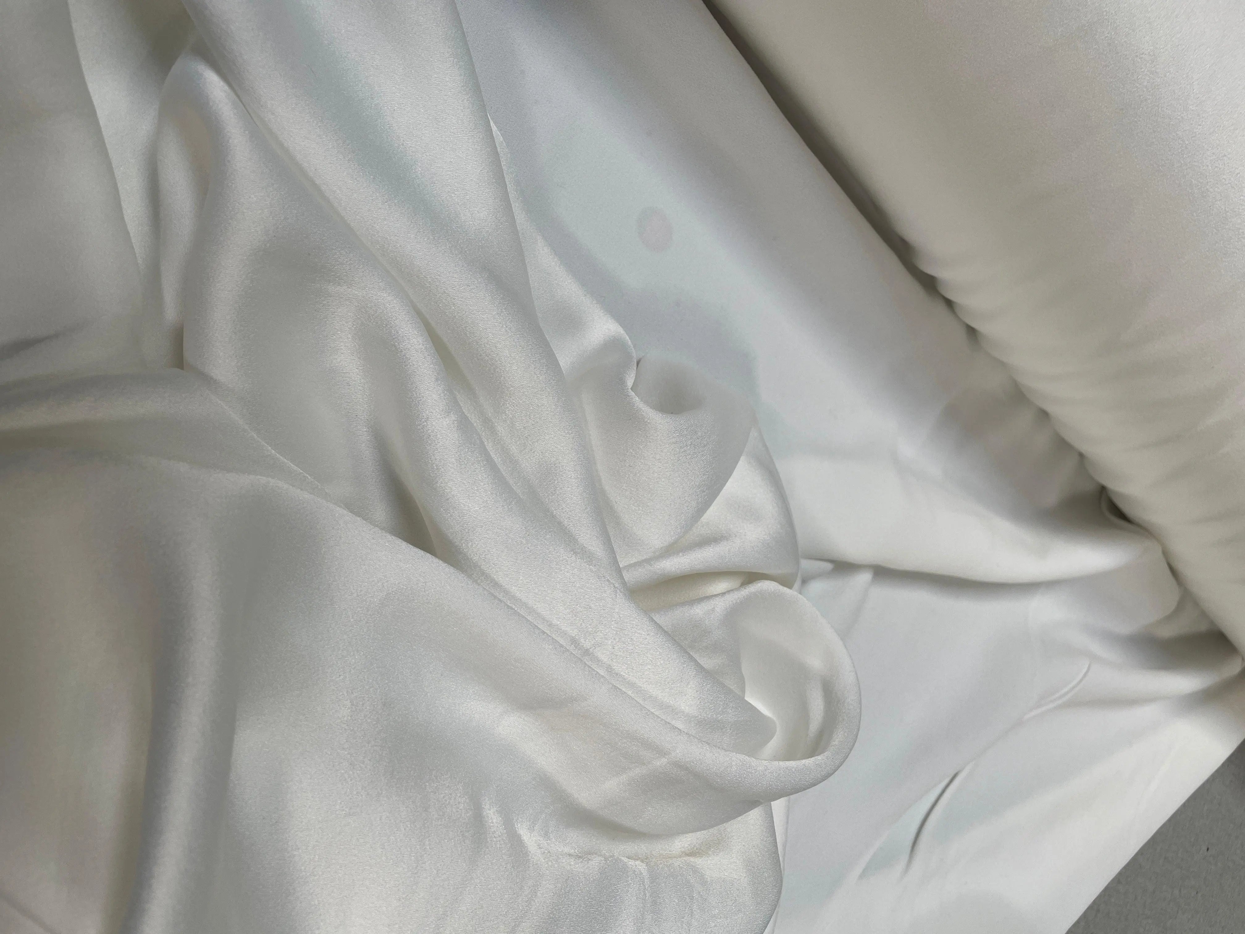 VISCOSE TOUCHÉ PEACHSKIN BLANC CASSÉ - coupon de tissu de 3 mètres - My Little Coupon - tissu - coudre
