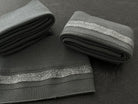 BORD CÔTE GRIS LUREX ARGENTÉ 90X6cm - My Little Coupon