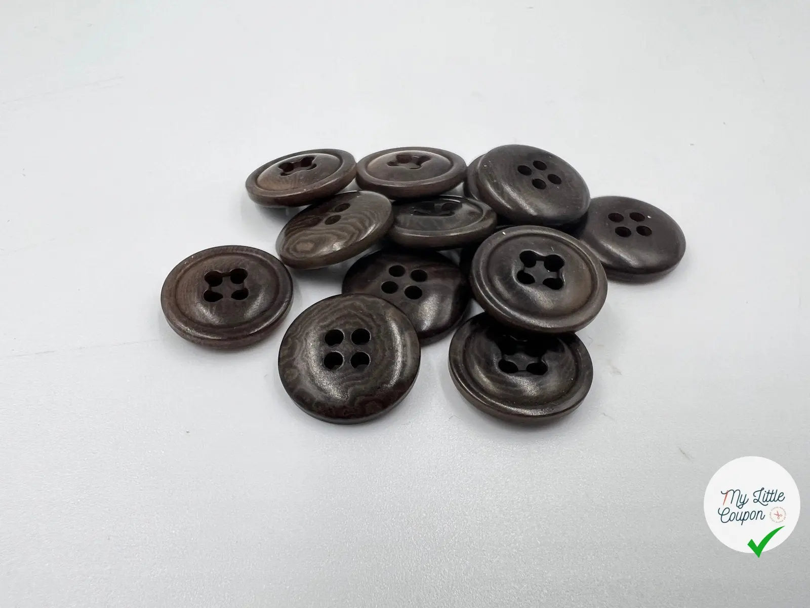 BOUTON POLYESTER 15MM TABACCO - My Little Coupon - tissu - coudre