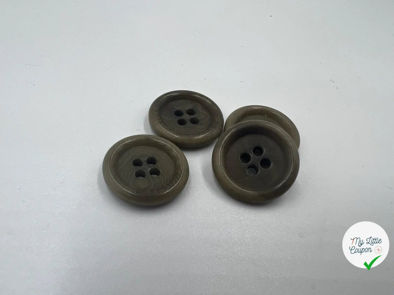 BOUTON POLYESTER 18MM OLIVE - My Little Coupon - tissu - coudre