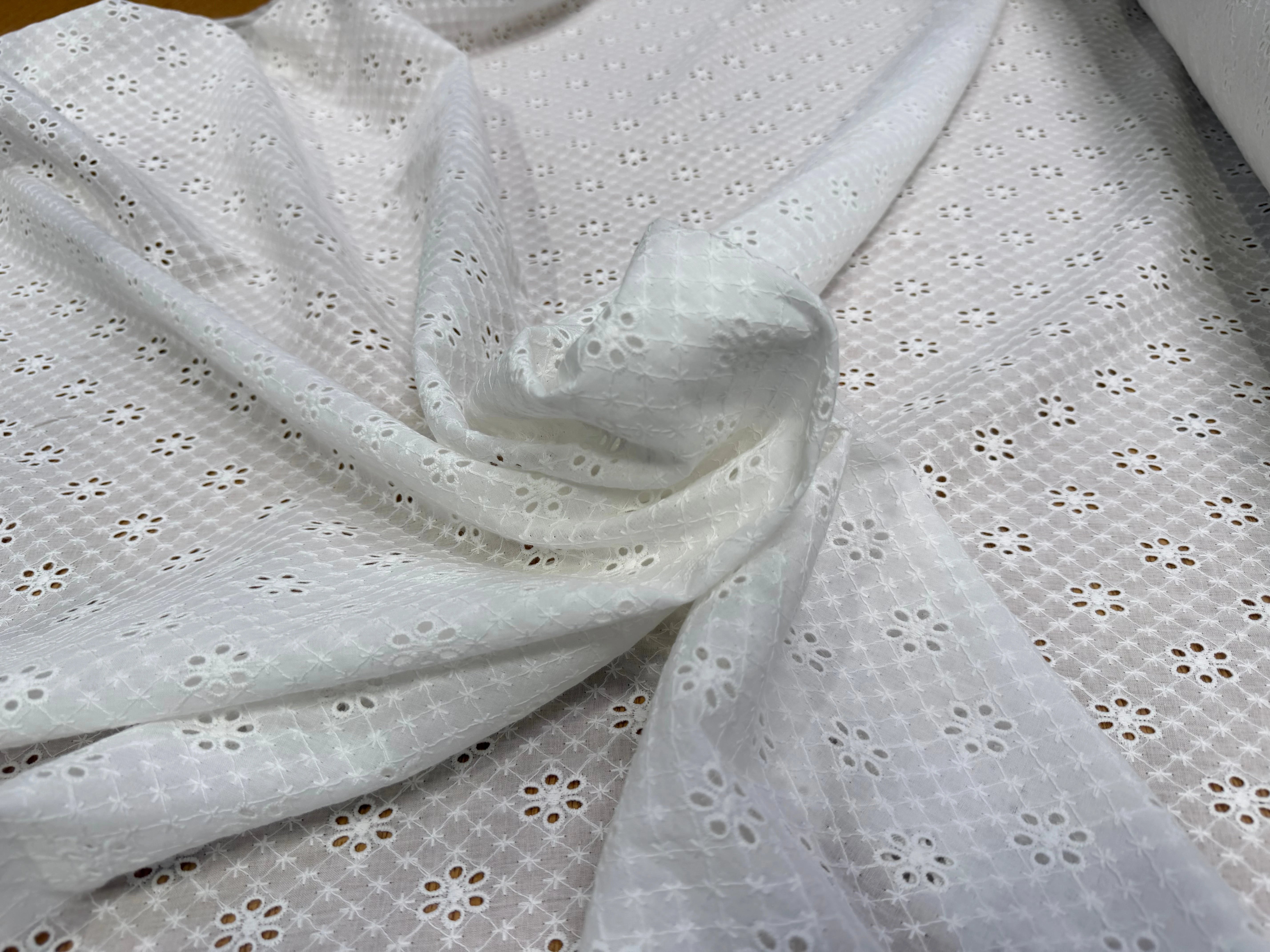 BRODERIE ANGLAISE BLANC COTON - My Little Coupon