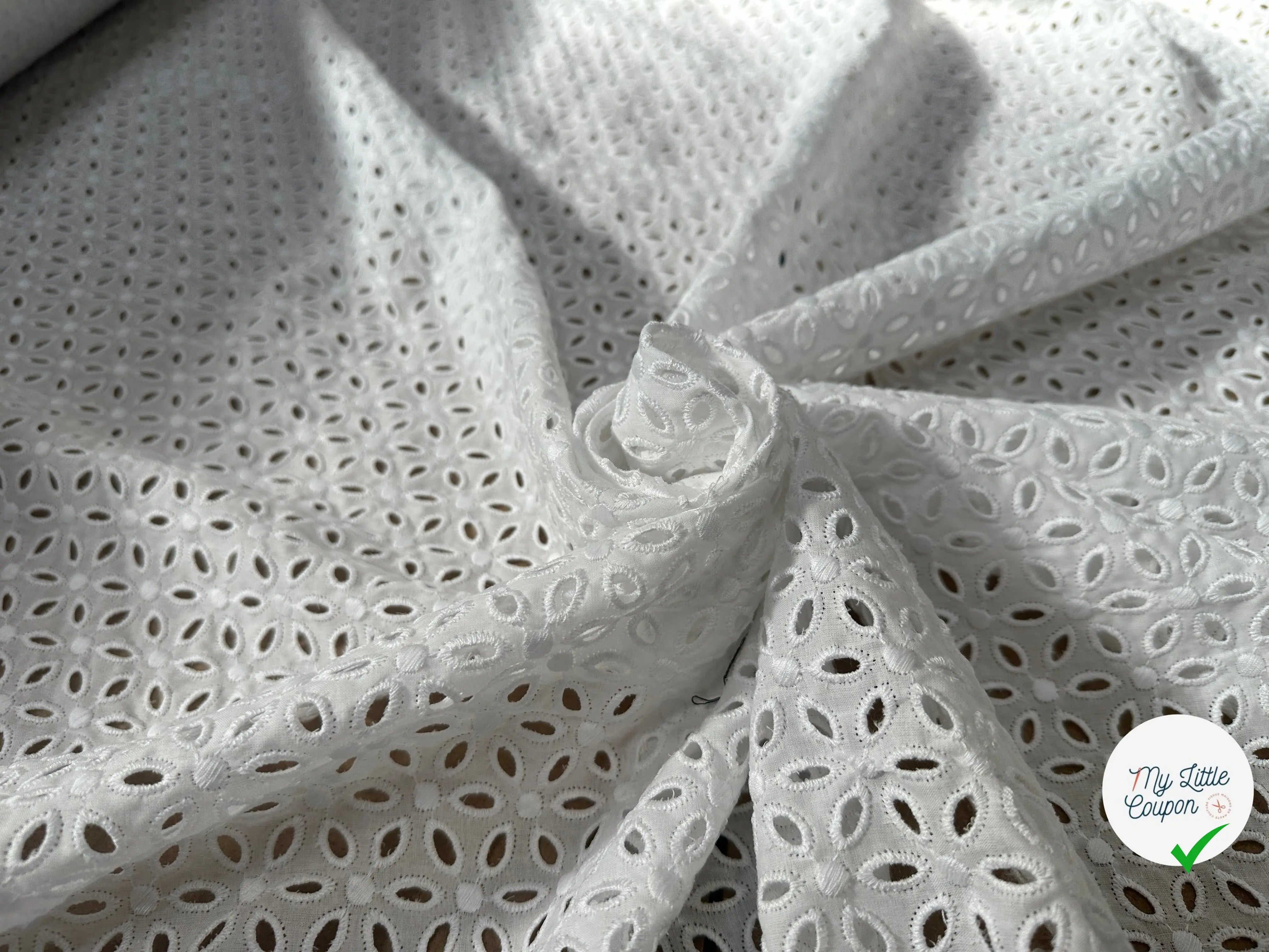 BRODERIE ANGLAISE COTON D'UN BLANC ECLATANT - My Little Coupon