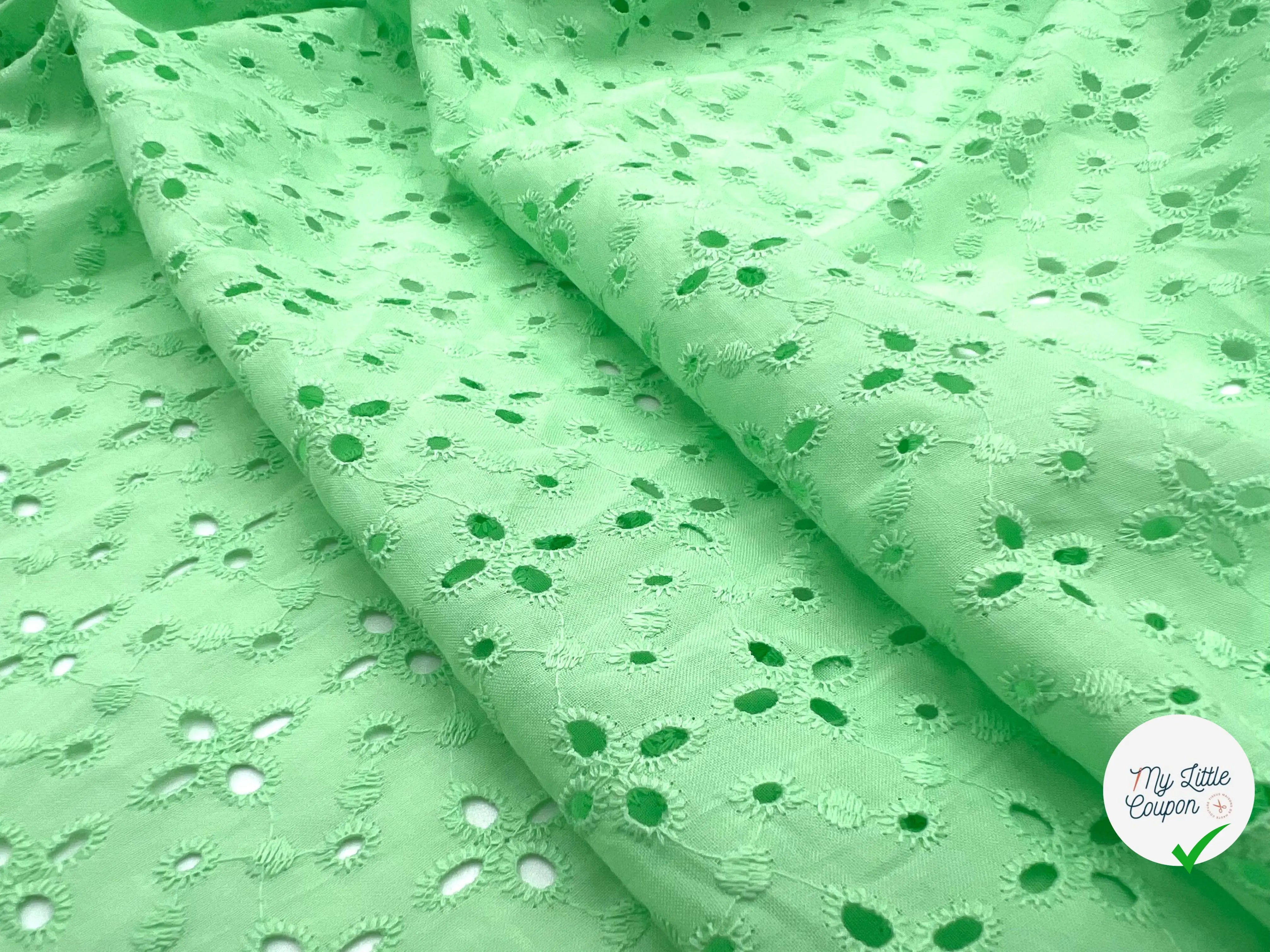 BRODERIE ANGLAISE ROSACE FLORALE VERT JADE TONIQUE - My Little Coupon - tissu - coudre