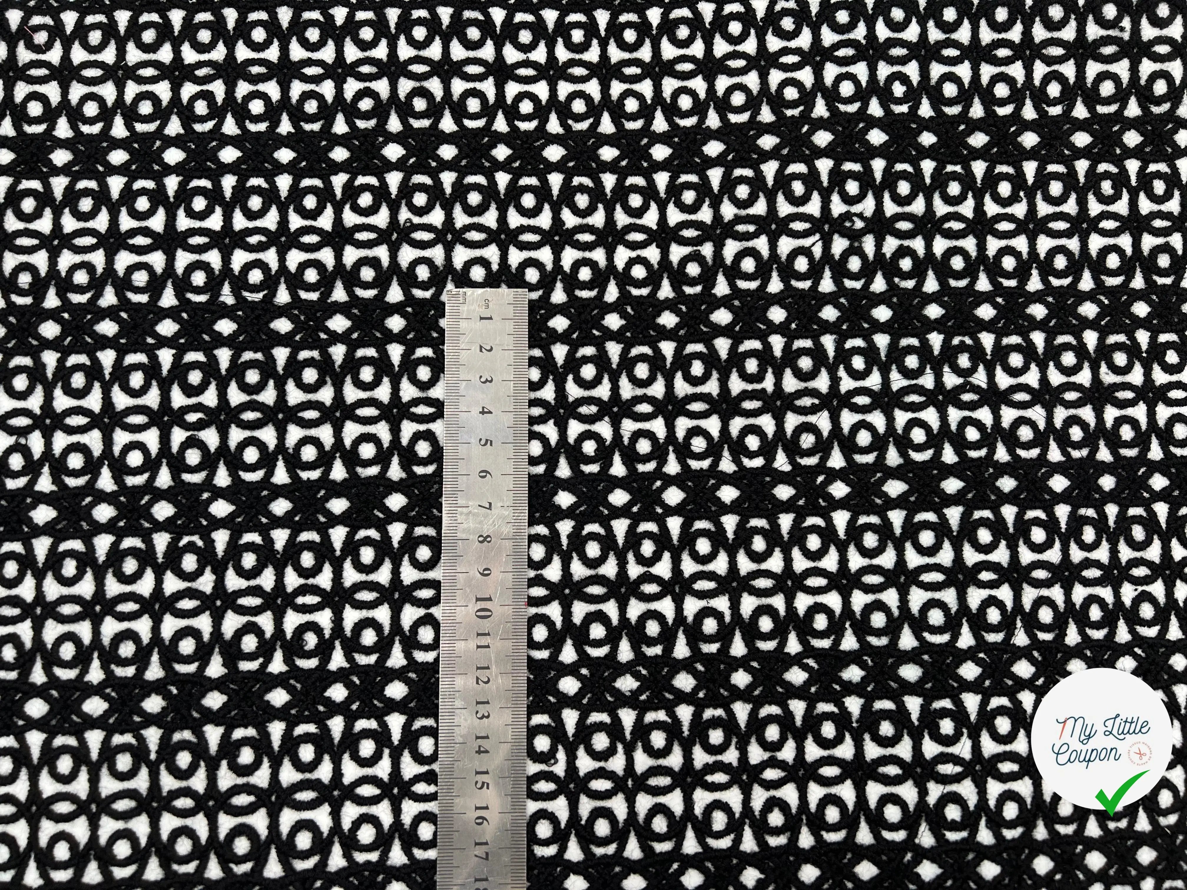 BRODERIE NOIRE FOND NOIR POPELINE BLANCHE - My Little Coupon - tissu - coudre